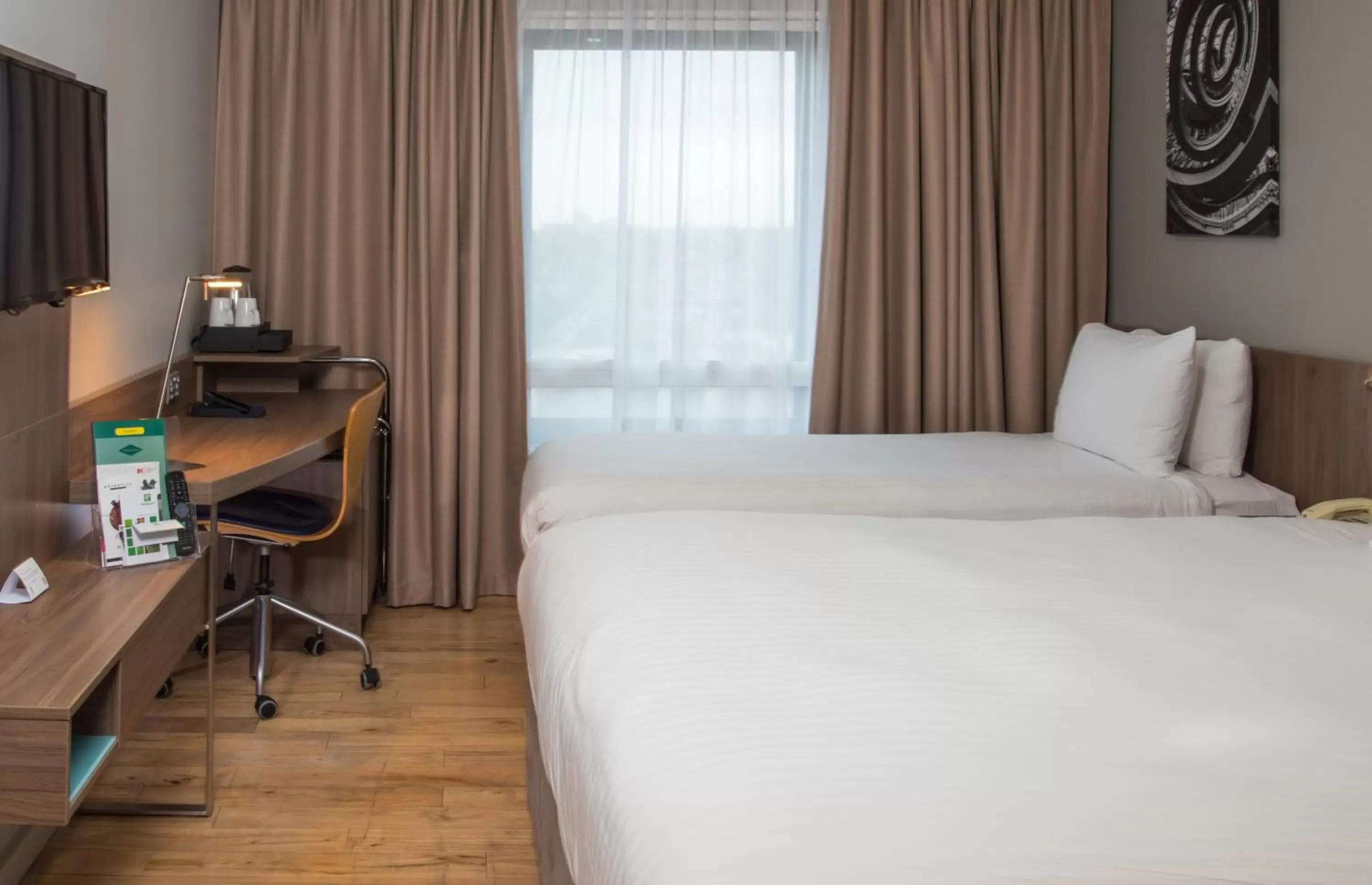 Other, Bed in Holiday Inn London West by IHG Other, Bed in Holiday Inn London West by IHG