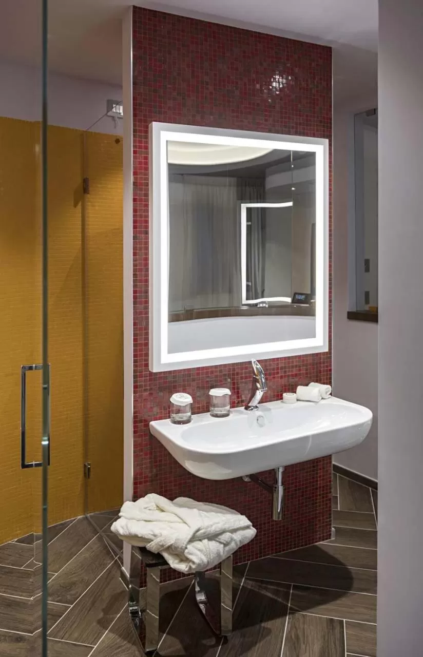 Toilet in Borgo San Barbato Resort Spa & Golf