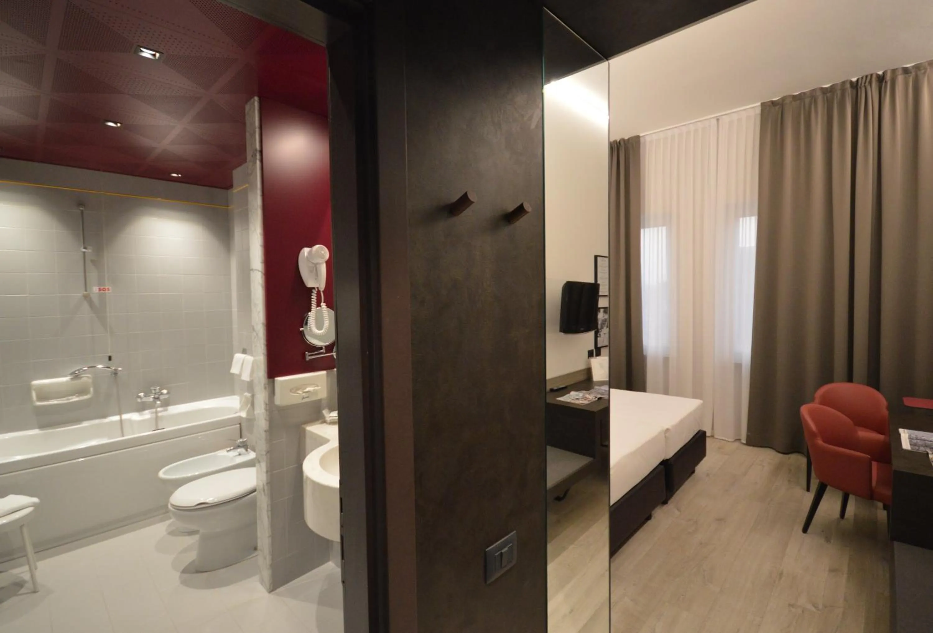 Photo of the whole room, Bed in Hotel Friuli
