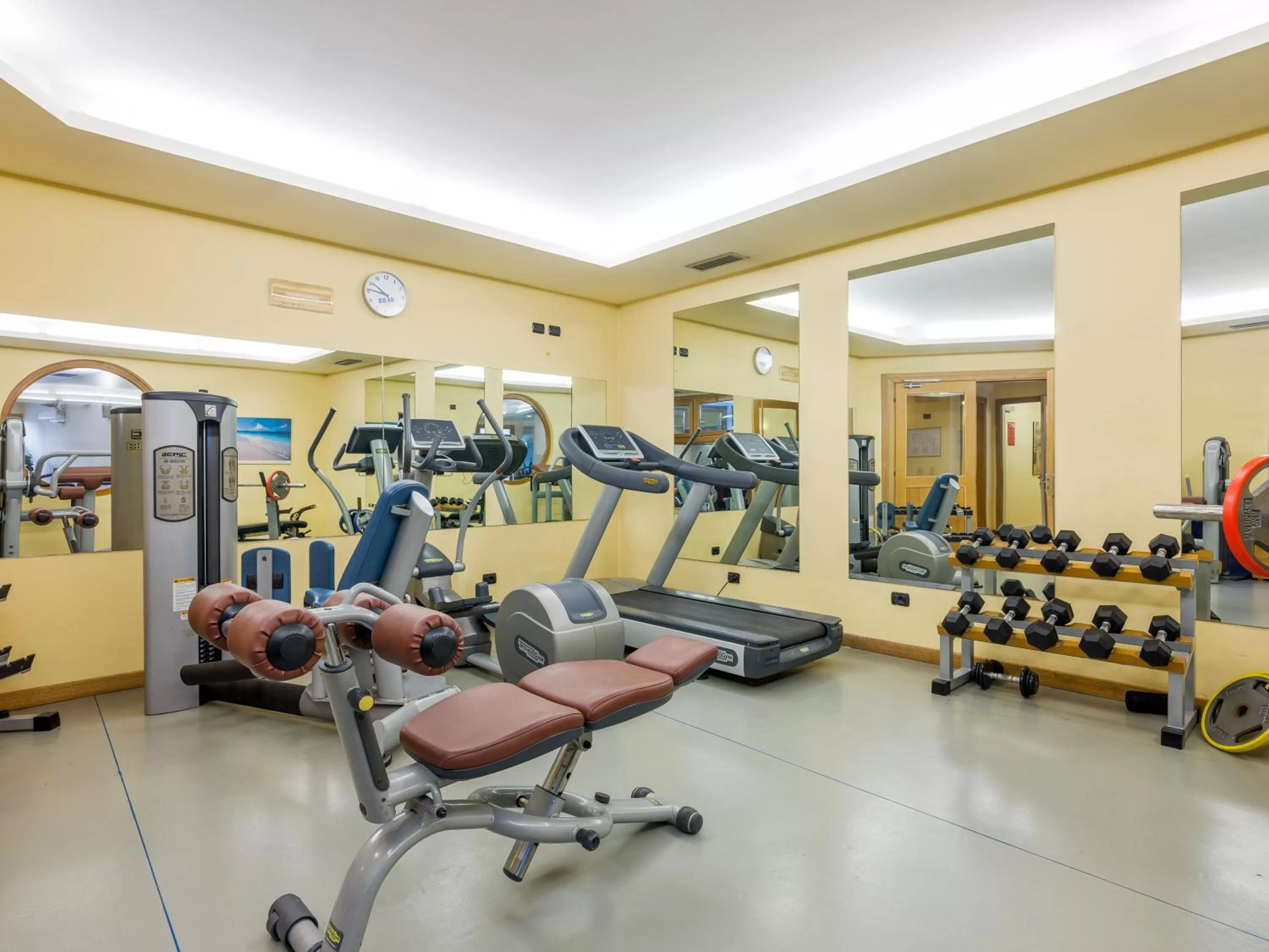 Fitness centre/facilities in Active Hotel Paradiso