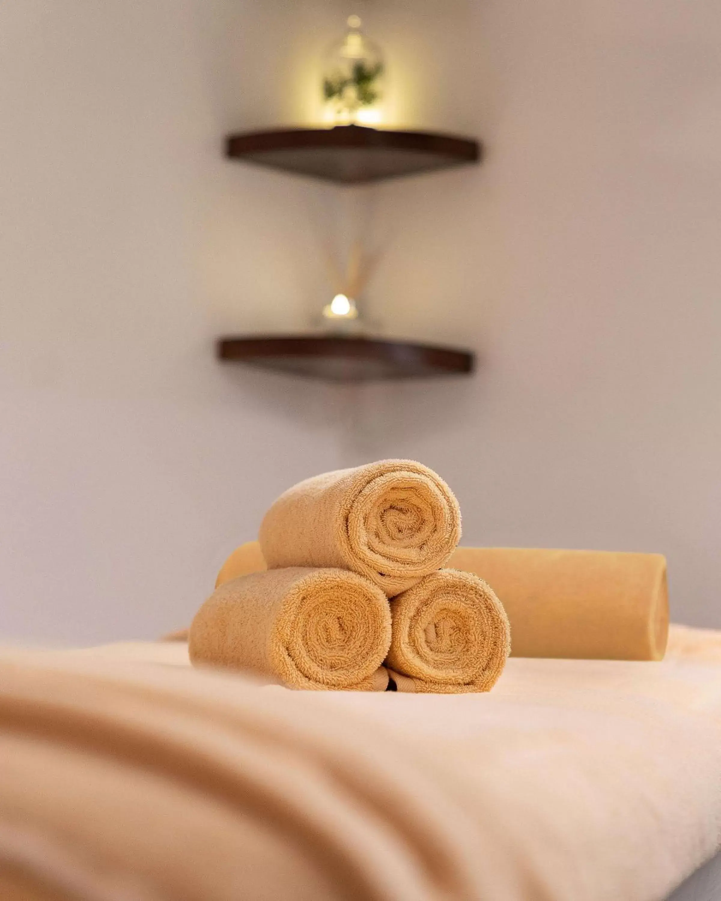 Massage, Bed in Steigenberger Hotel El Tahrir Cairo Massage, Bed in Steigenberger Hotel El Tahrir Cairo