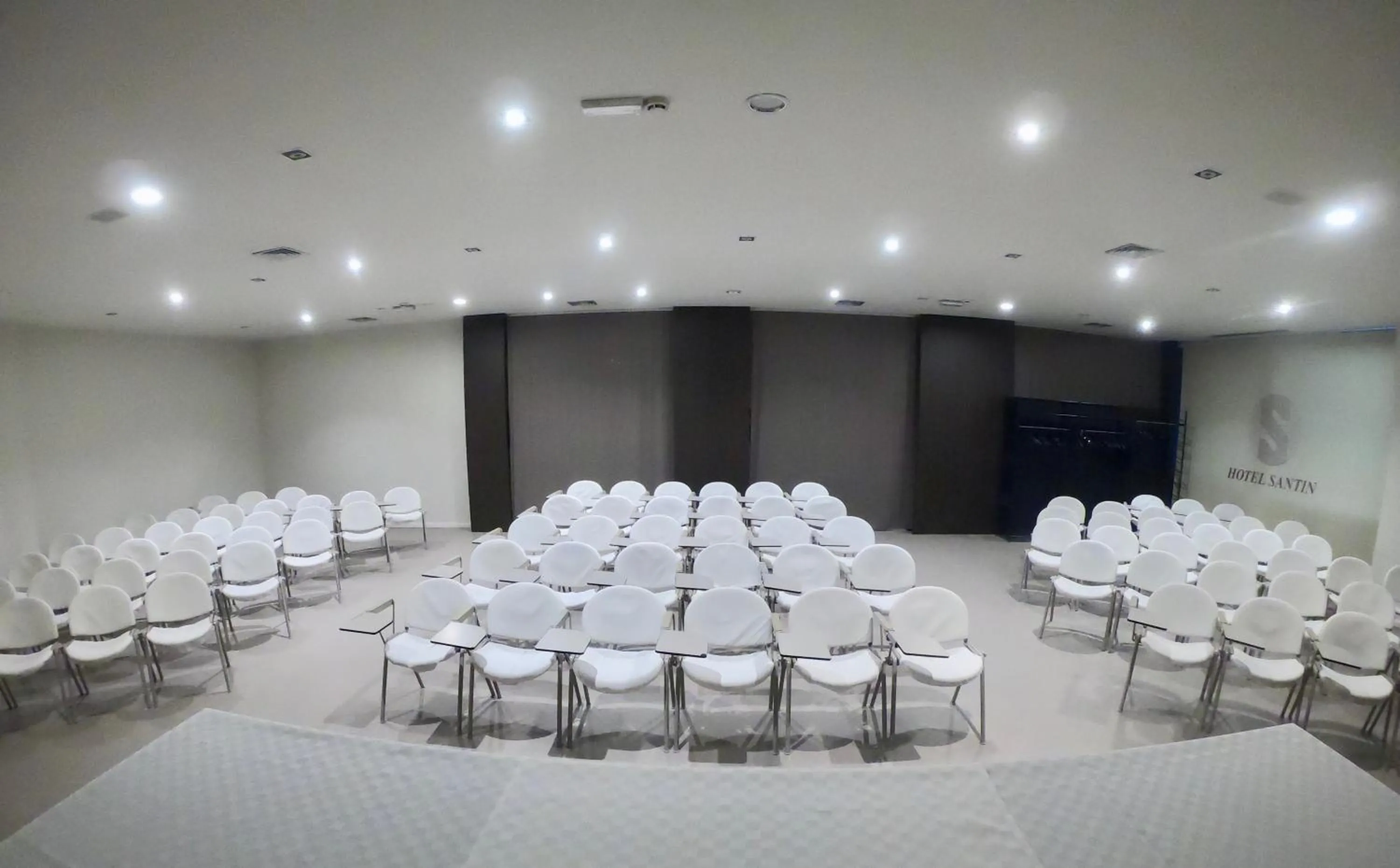 Business facilities in Hotel Santin