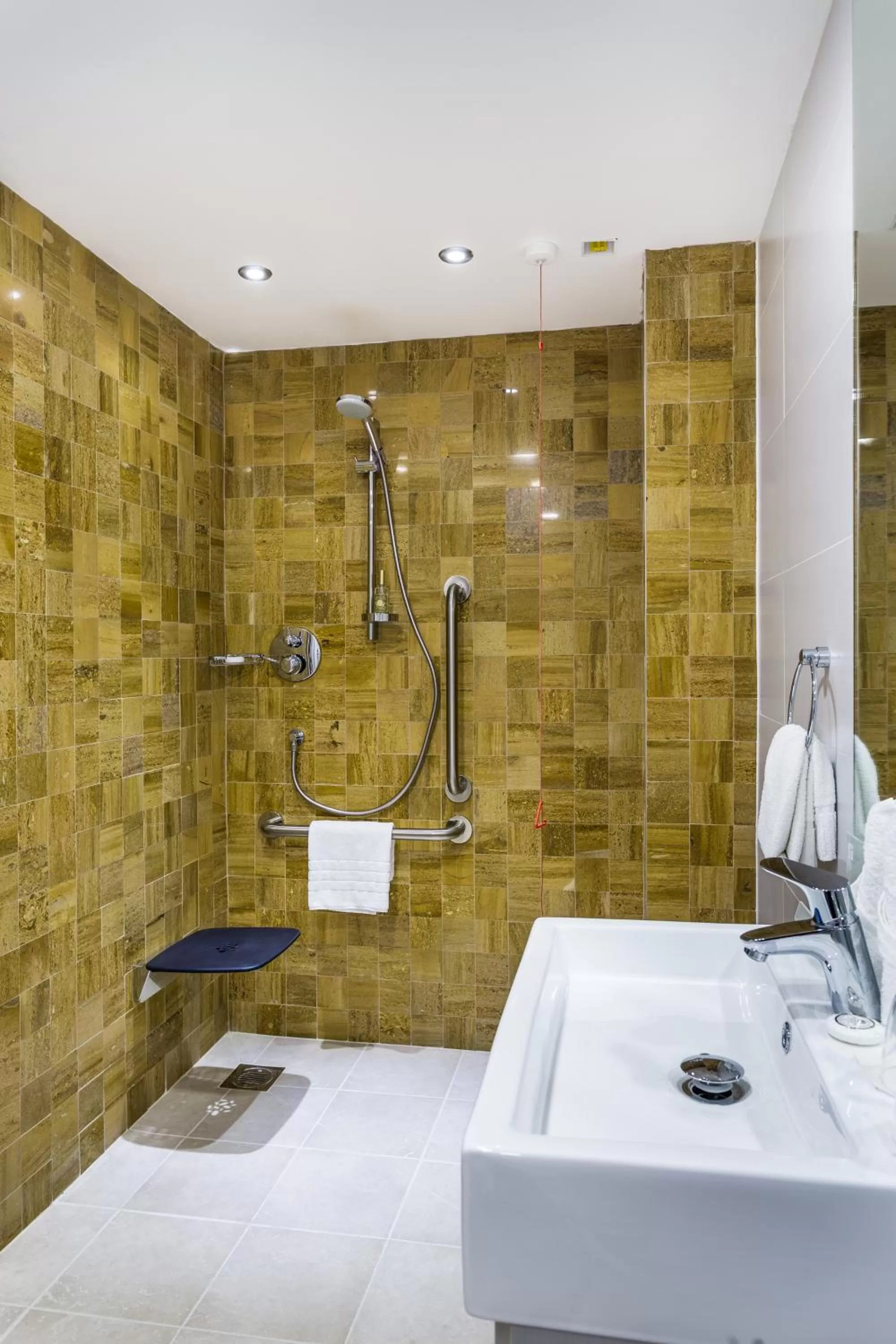 Photo of the whole room in Holiday Inn London Watford Junction by IHG