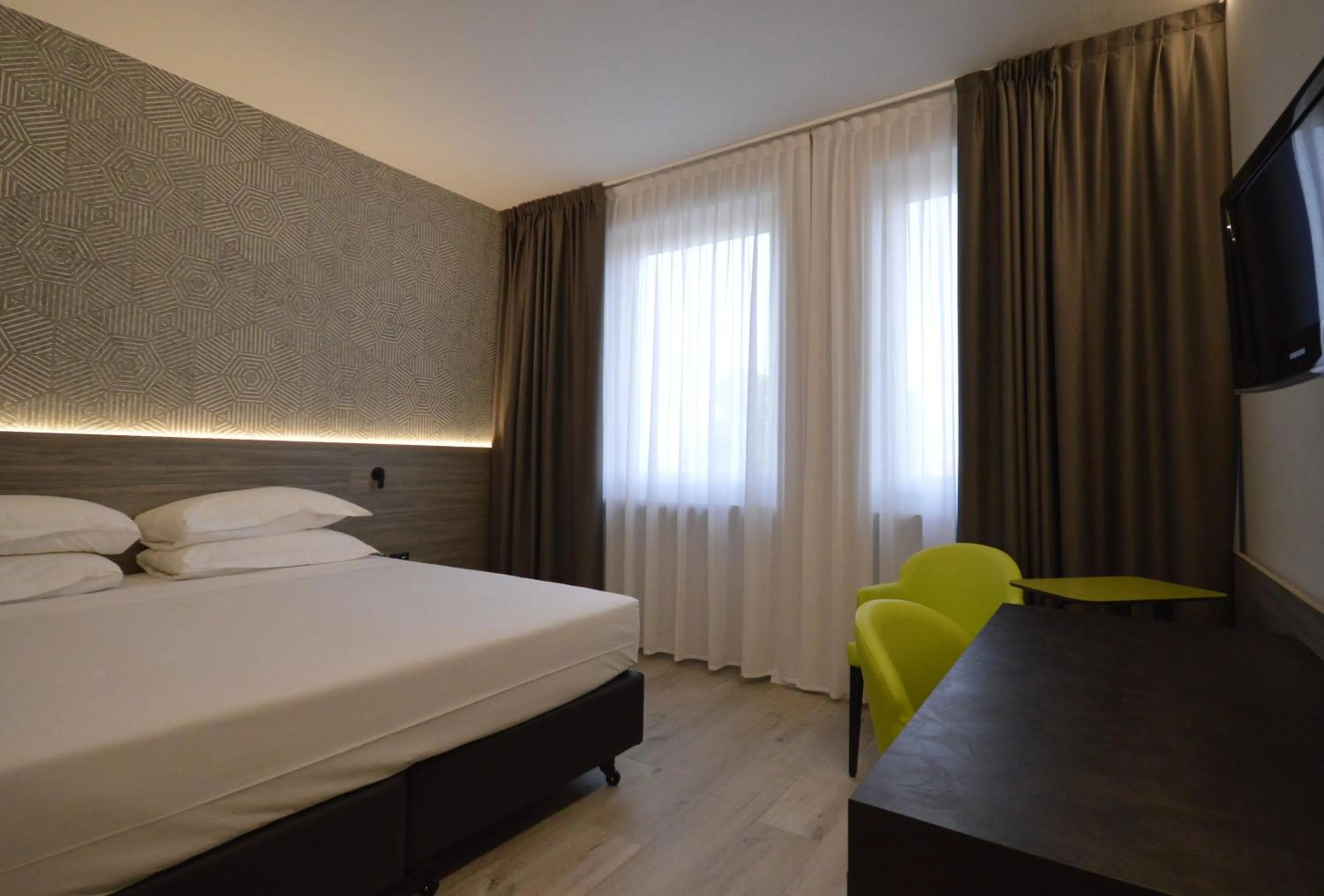 Photo of the whole room, Bed in Hotel Friuli