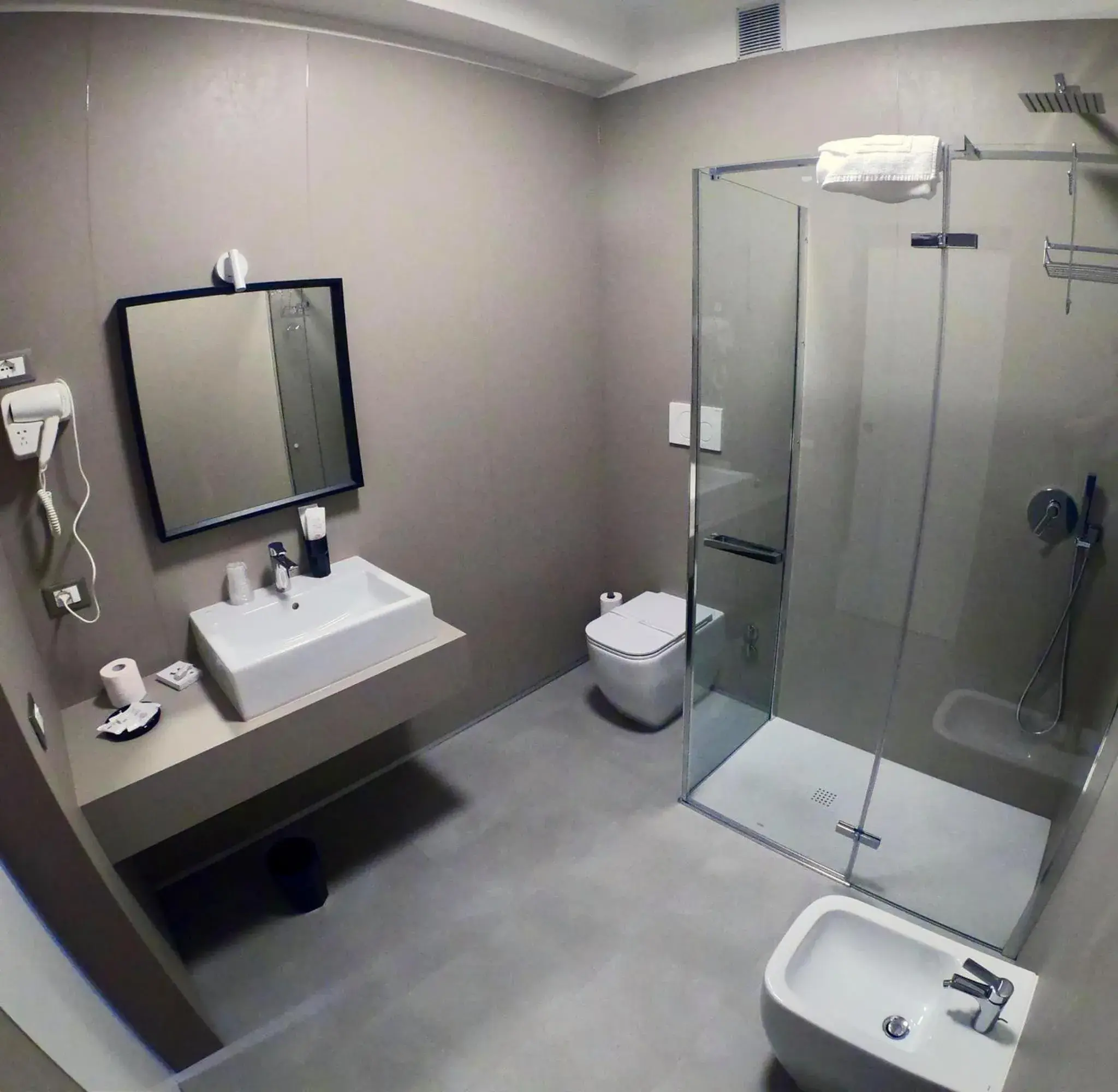 Bathroom in Hotel Santin Bathroom in Hotel Santin