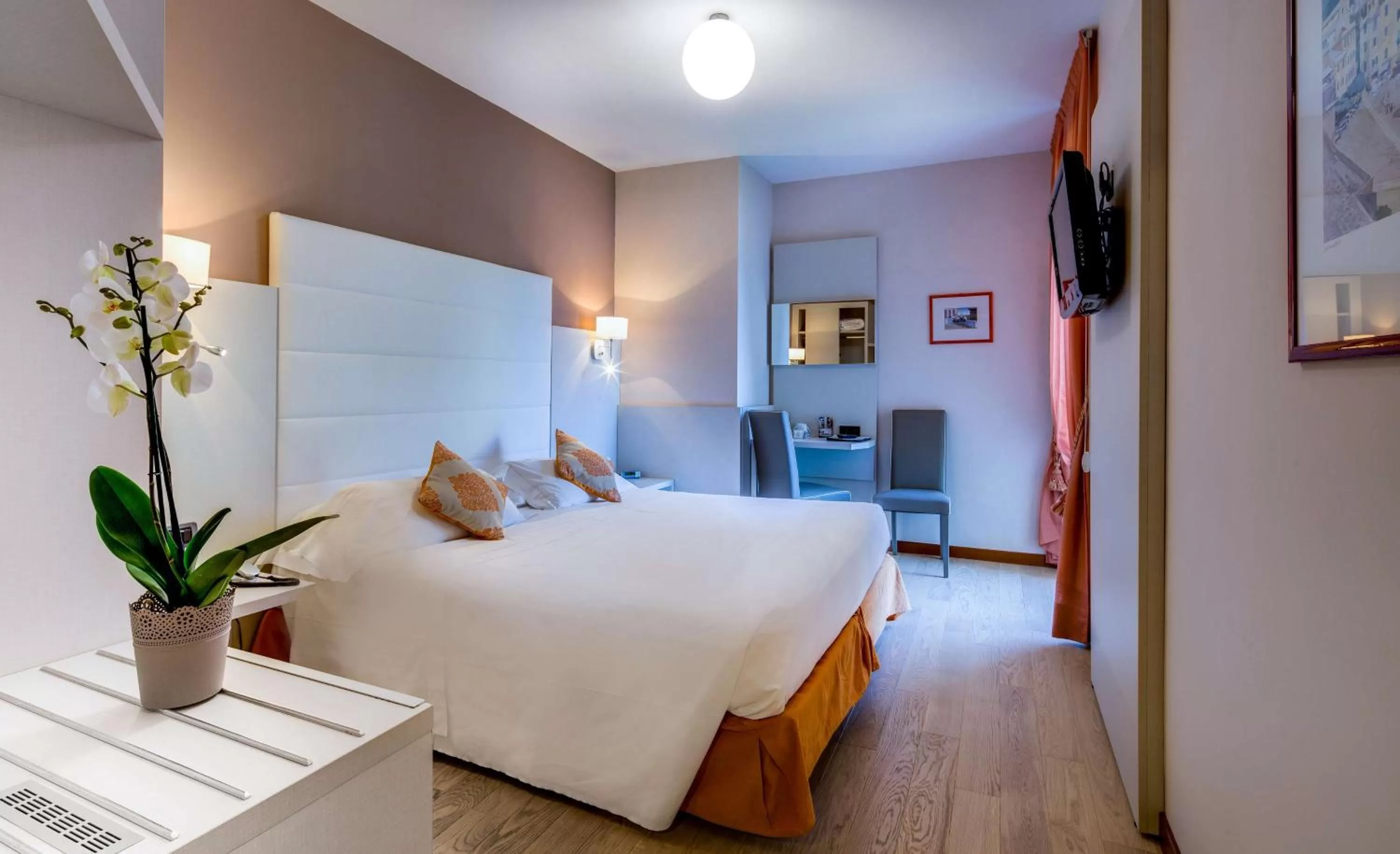 TV and multimedia, Bed in Best Western Regina Elena