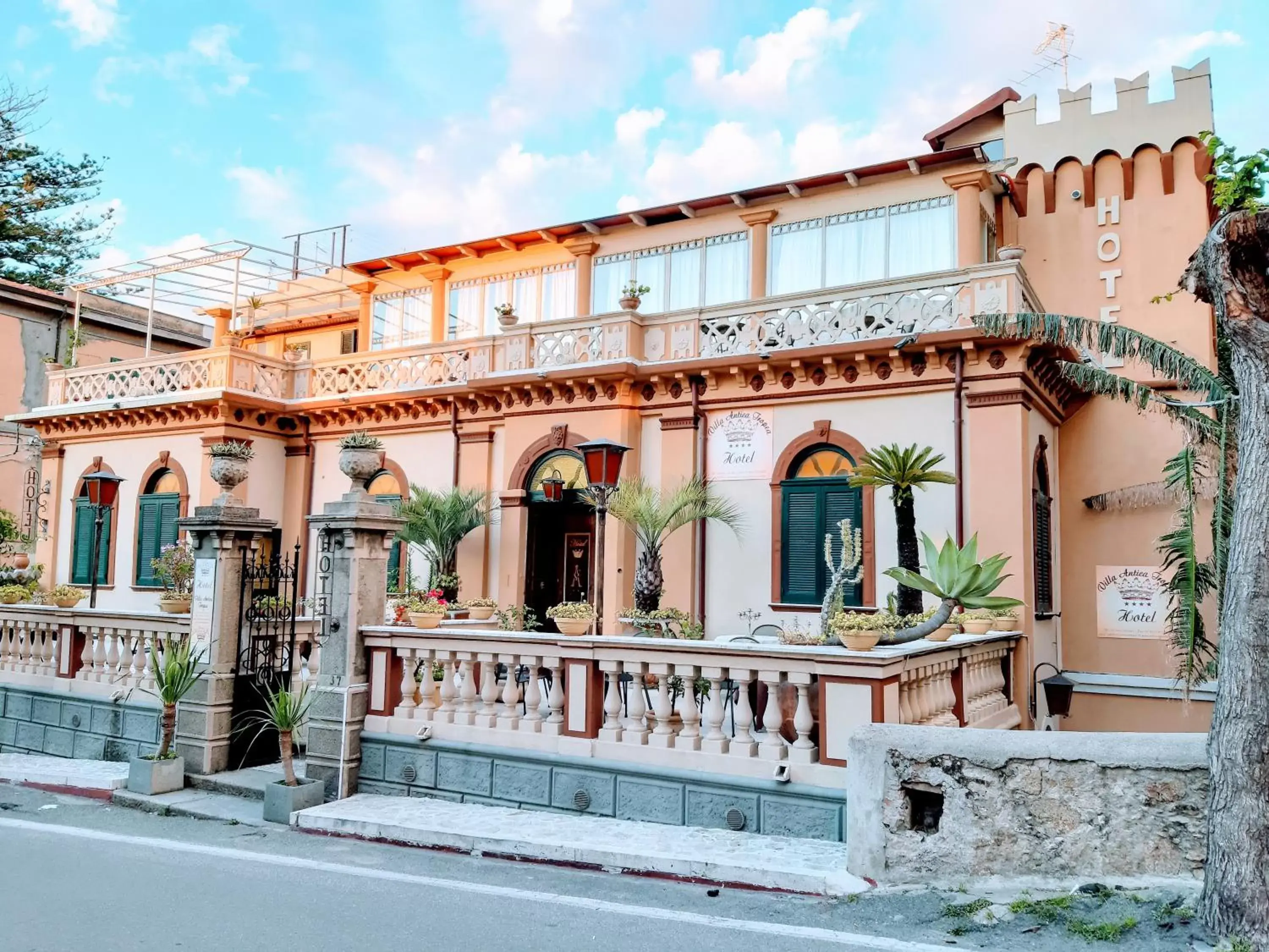 Property building in Hotel Villa Antica Tropea Property building in Hotel Villa Antica Tropea