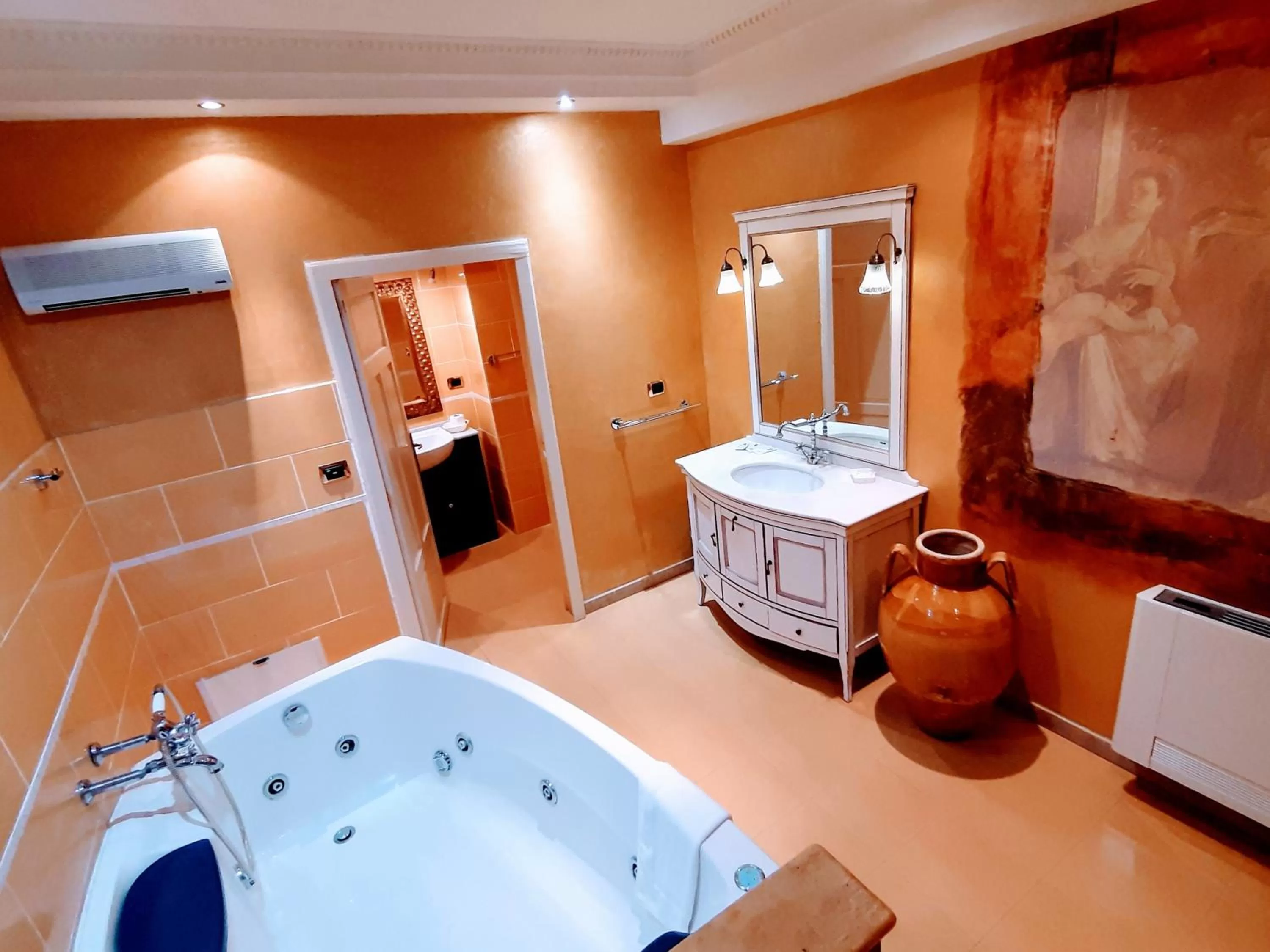 Hot Tub in Hotel Villa Antica Tropea