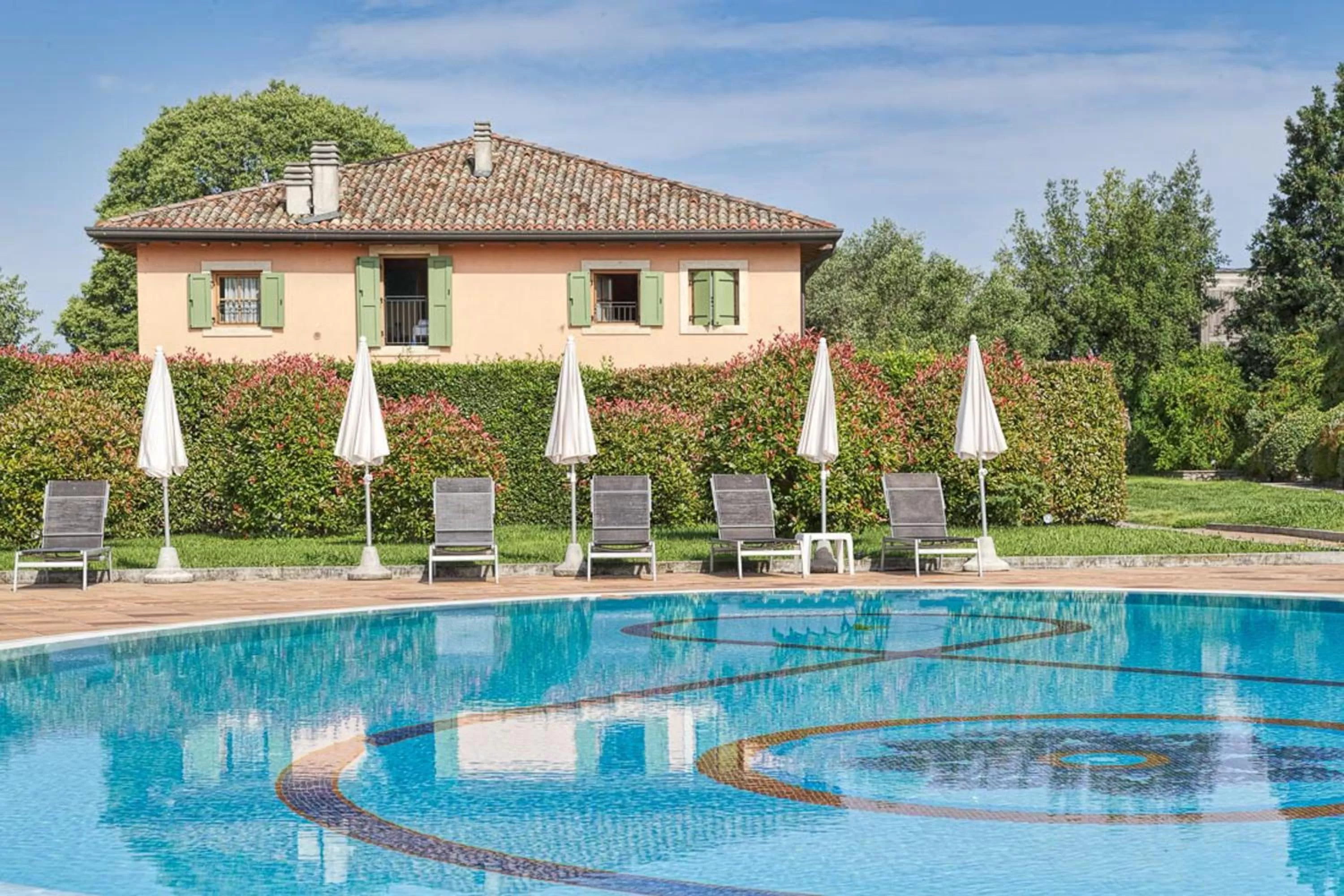 Swimming pool in Active Hotel Paradiso