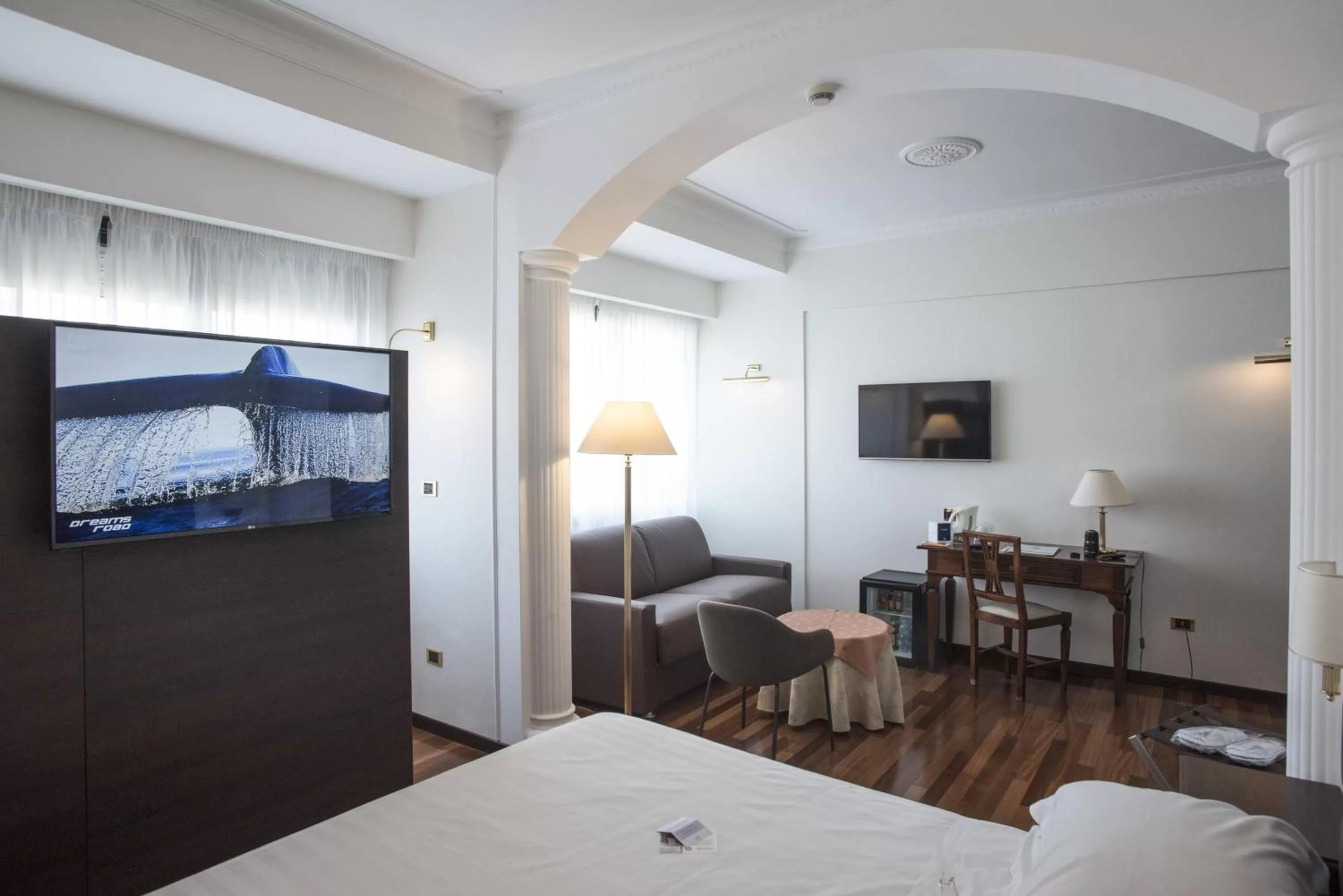 Photo of the whole room, Bed in Hotel Plaza