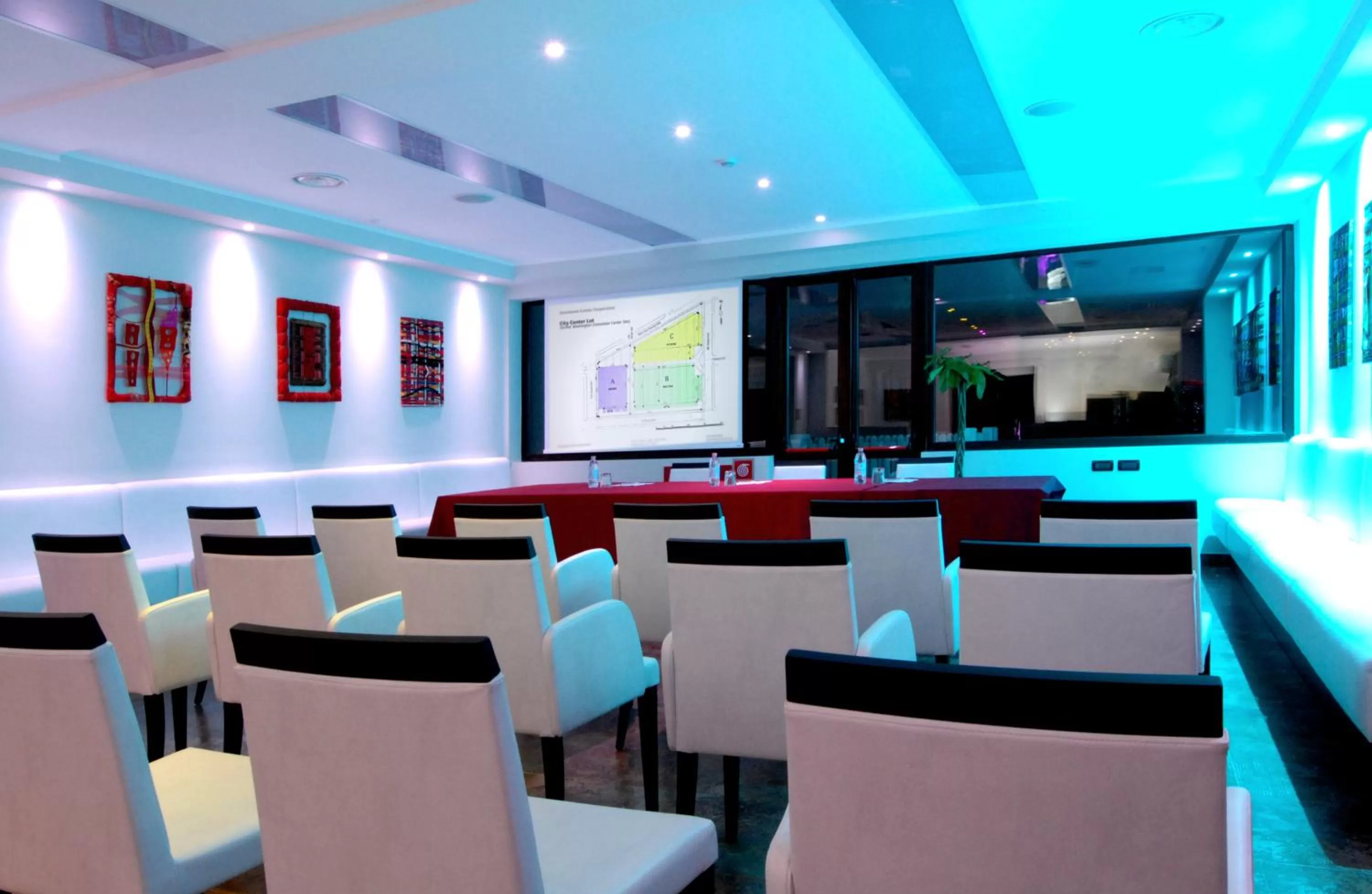 TV and multimedia in Hotel Villa Pannonia