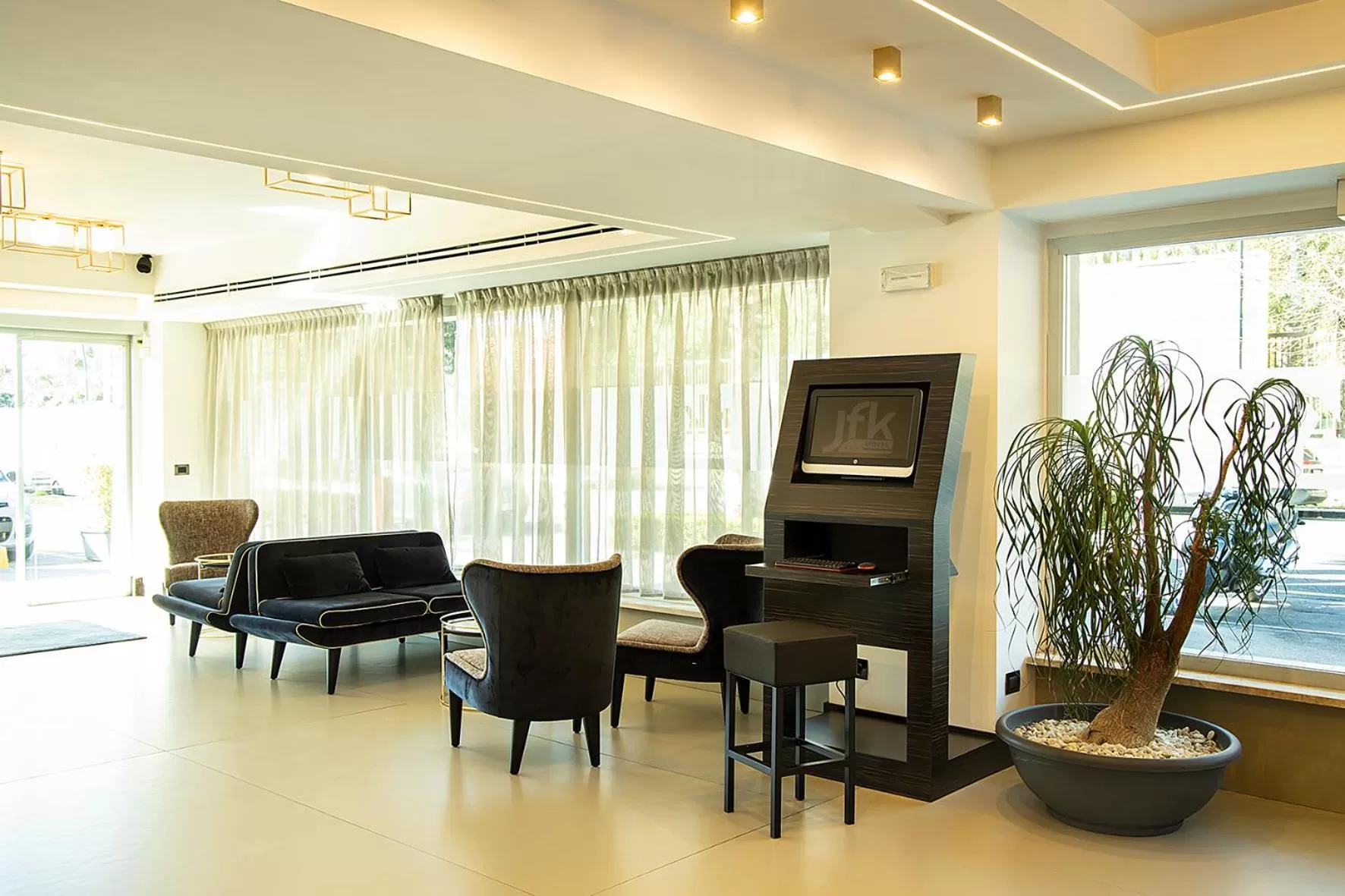 Lounge or bar in Best Western JFK Hotel