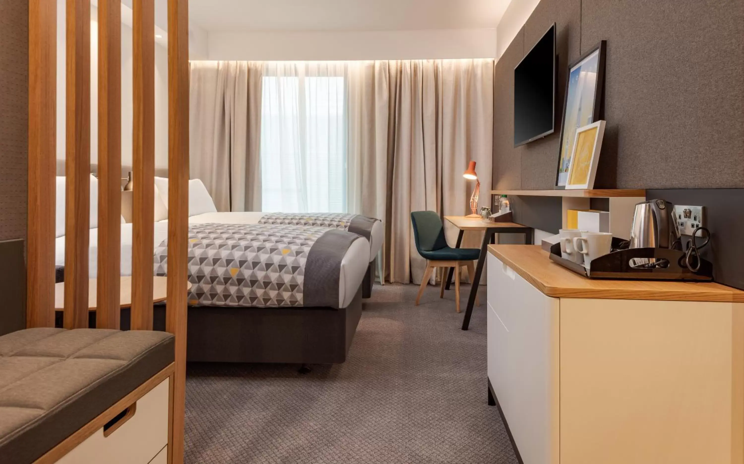 Holiday Inn London Heathrow - Bath Road by IHG Holiday Inn London Heathrow - Bath Road by IHG