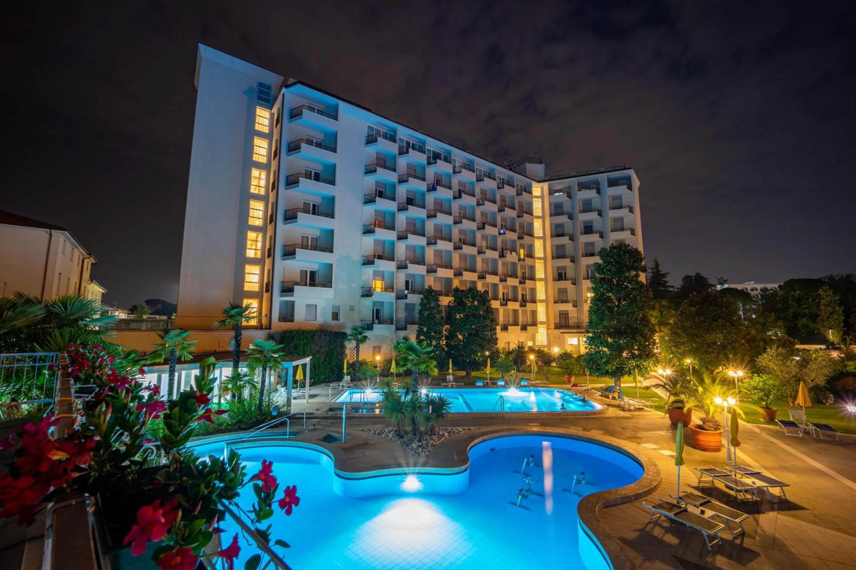 Swimming pool in Hotel Ariston Molino Buja