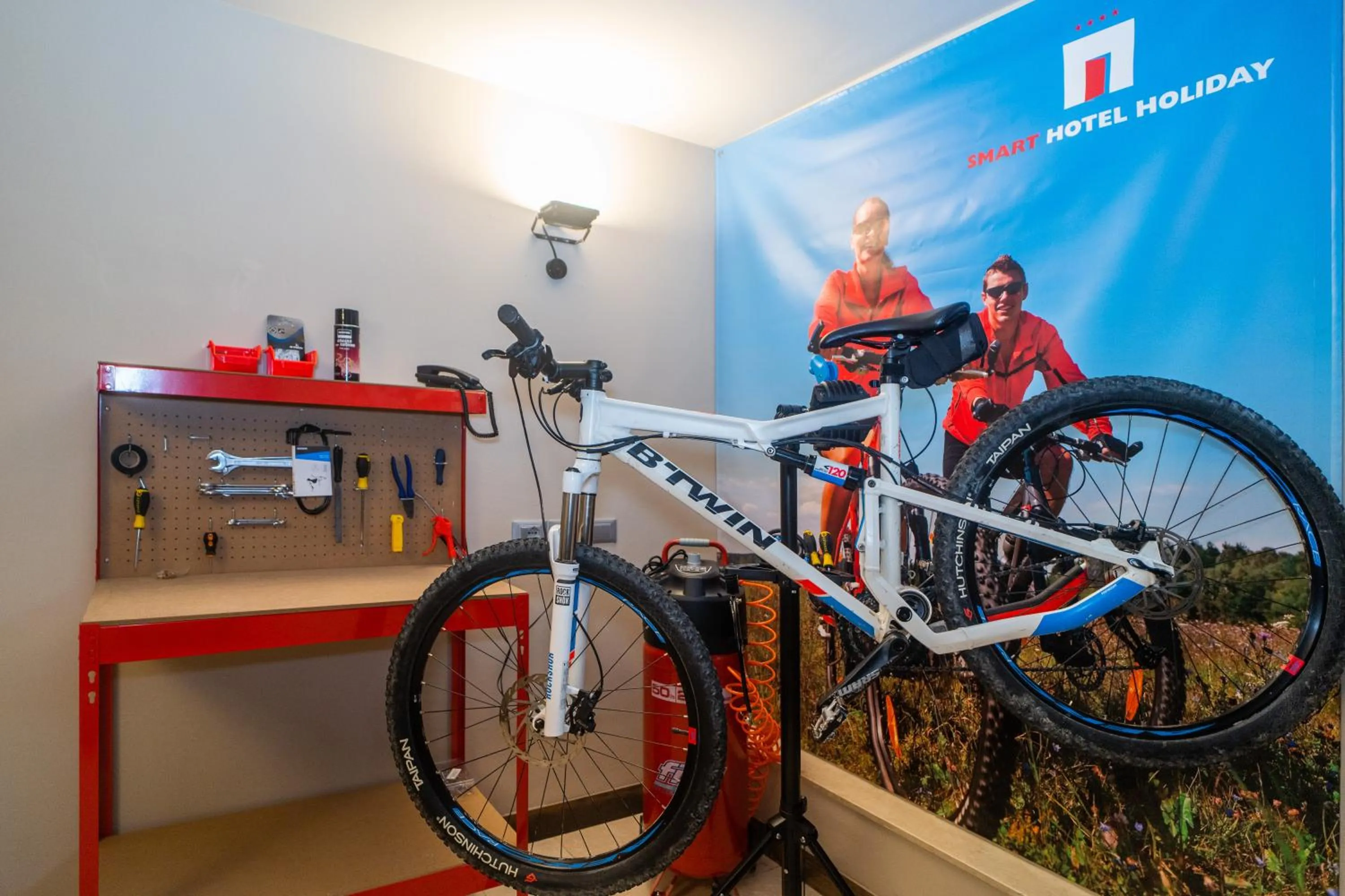 Cycling in Smart Hotel Holiday
