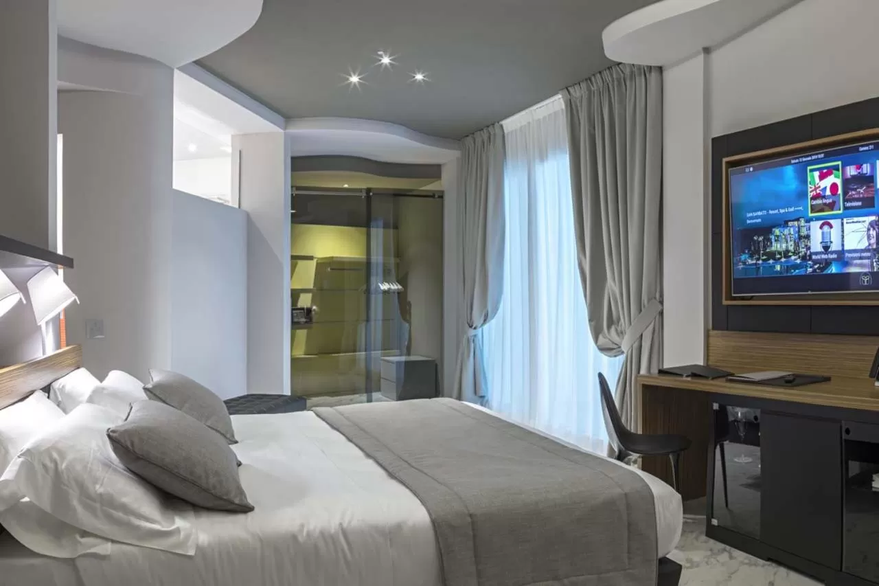 TV and multimedia, Bed in Borgo San Barbato Resort Spa & Golf