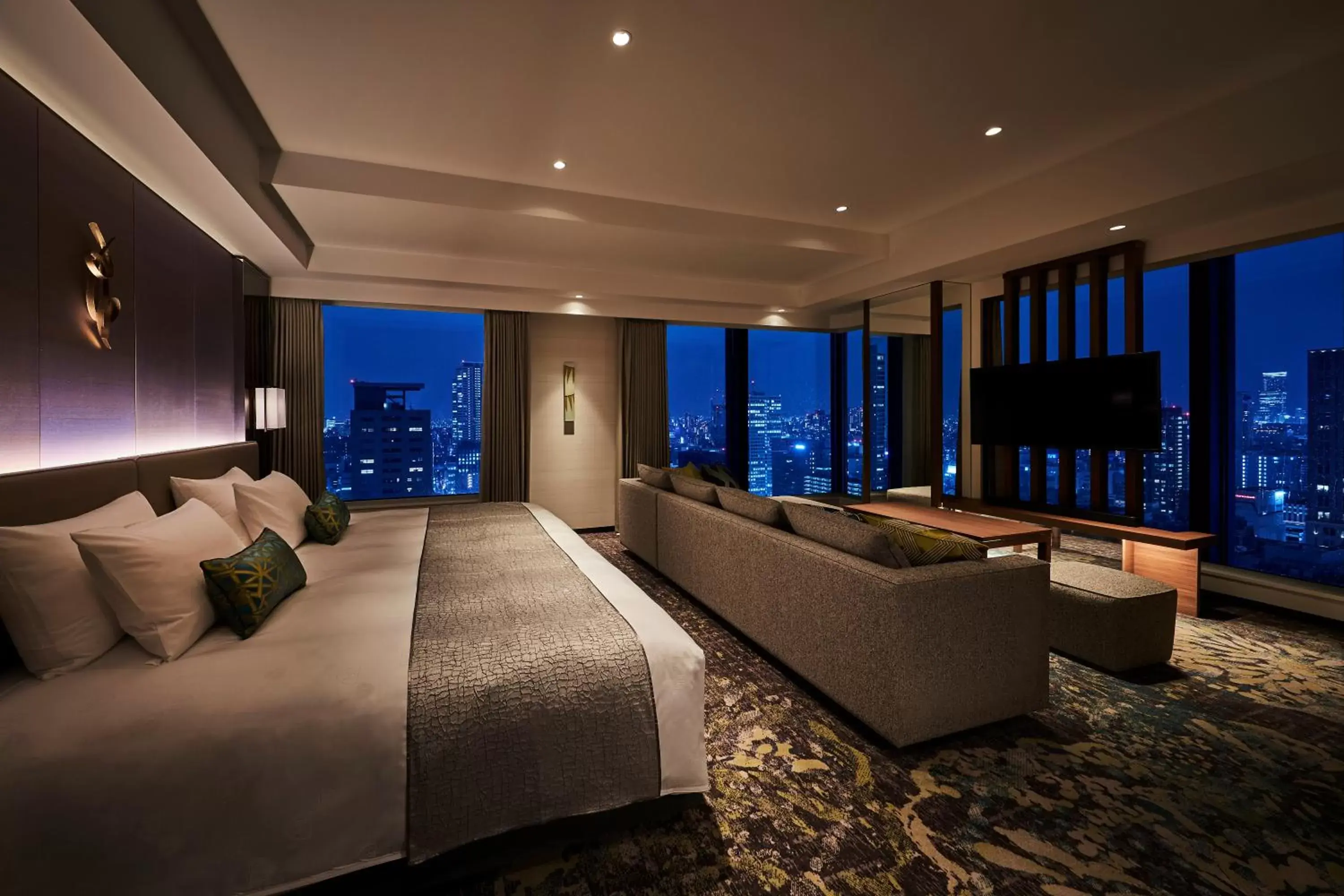 Photo of the whole room, Bed in The Royal Park Hotel Iconic Osaka Midosuji Photo of the whole room, Bed in The Royal Park Hotel Iconic Osaka Midosuji