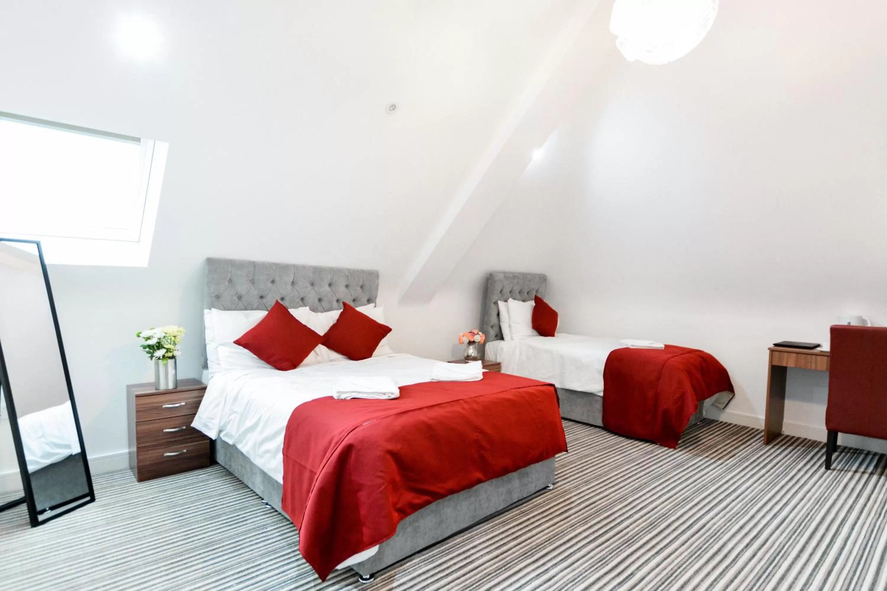 Deluxe Twin Room in Green View Hotel Near Dartford