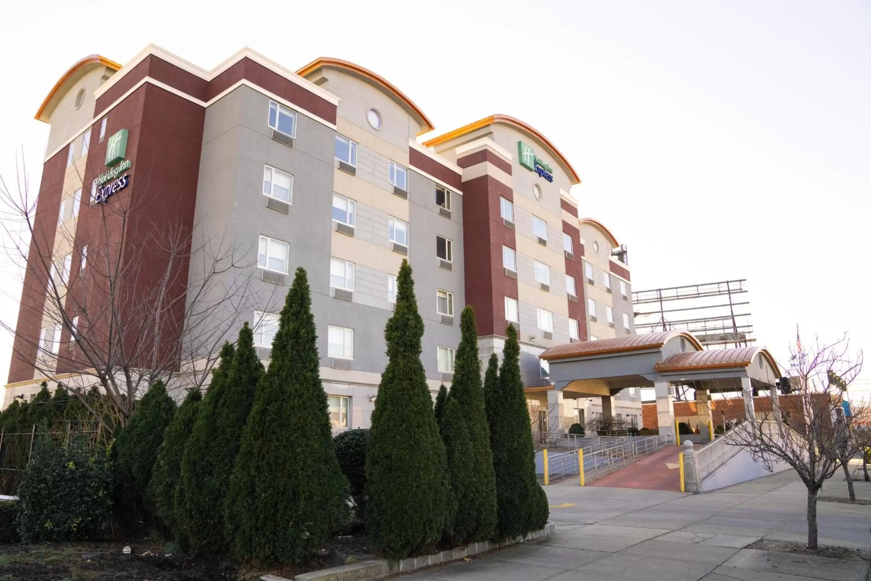 Holiday Inn Express Maspeth by IHG Holiday Inn Express Maspeth by IHG