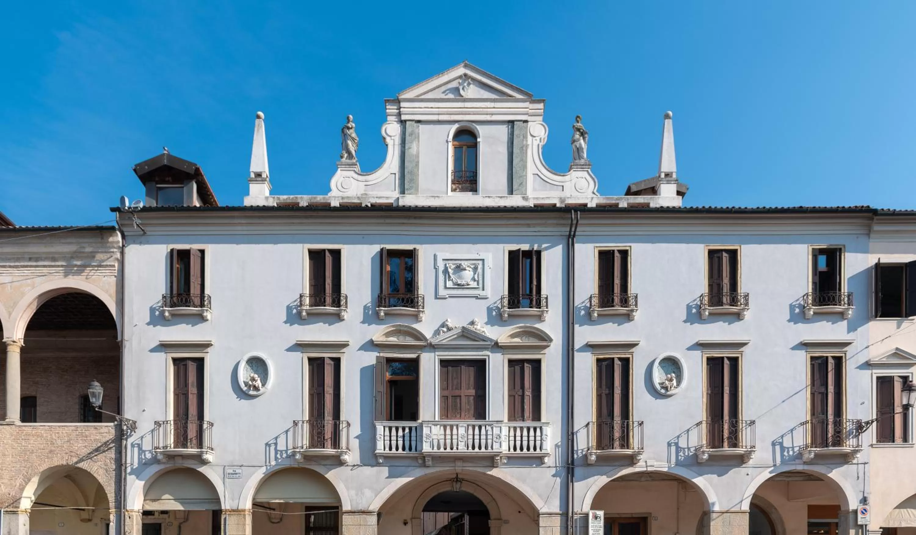 Summer in Hotel Casa Del Pellegrino