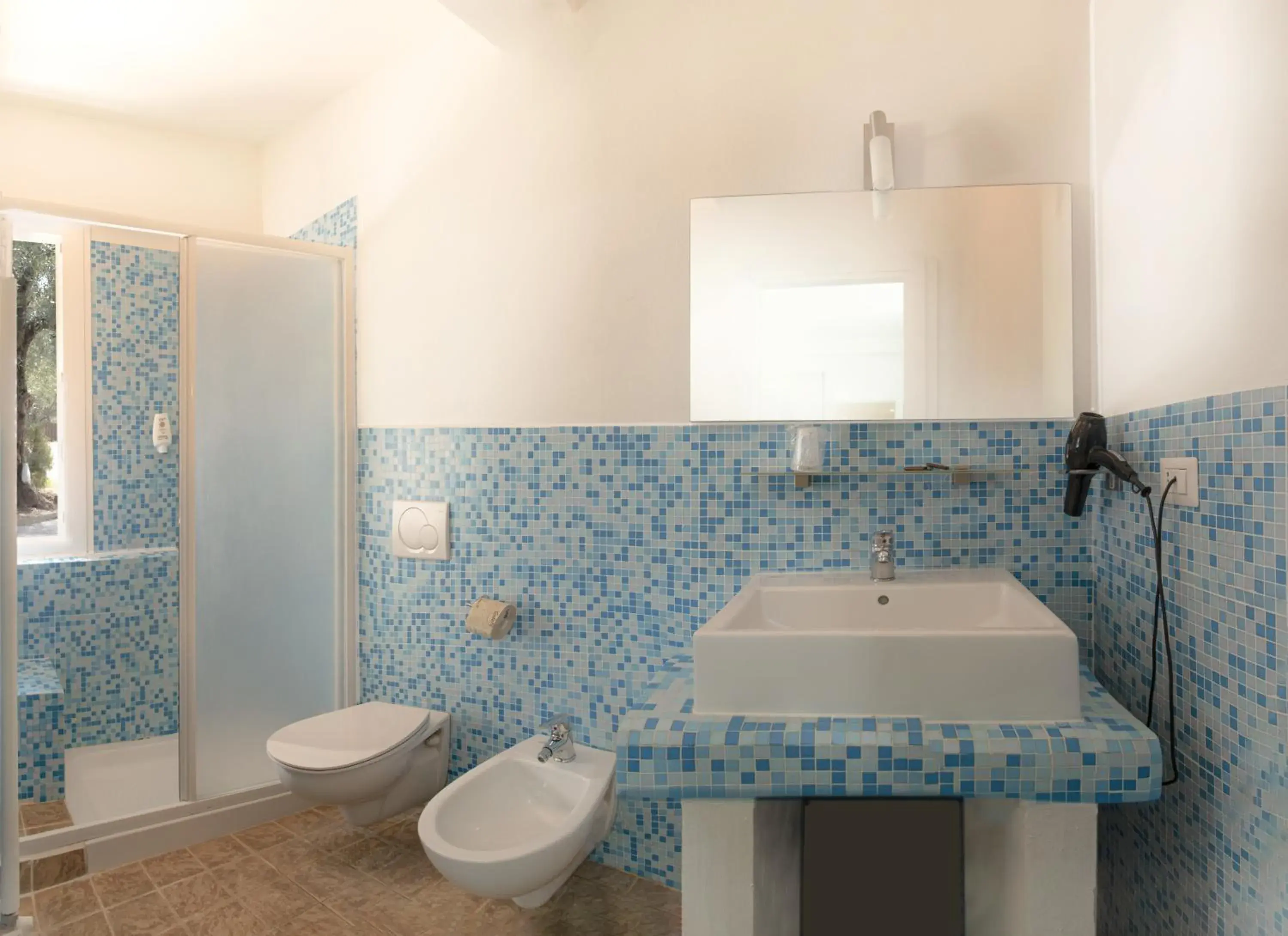 Bathroom in Albergo Serena Bathroom in Albergo Serena
