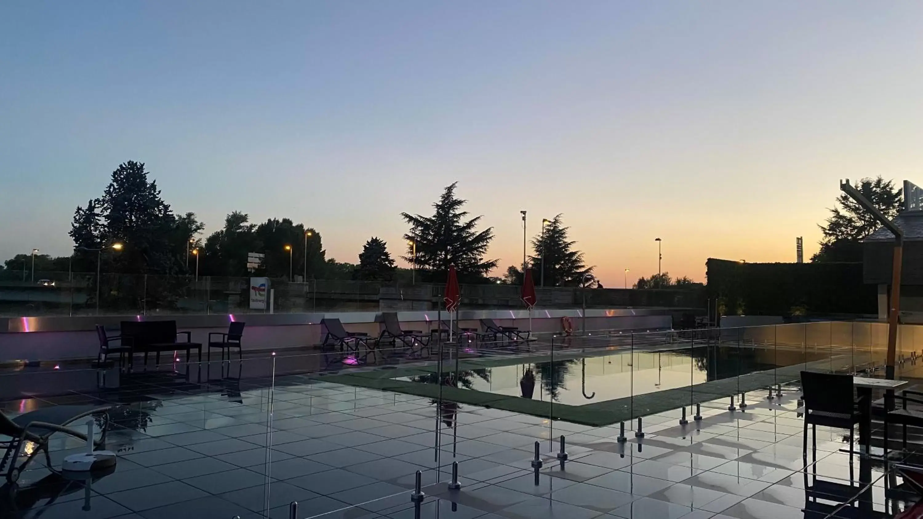 Swimming pool in Mercure Orléans Centre Bords de Loire Swimming pool in Mercure Orléans Centre Bords de Loire