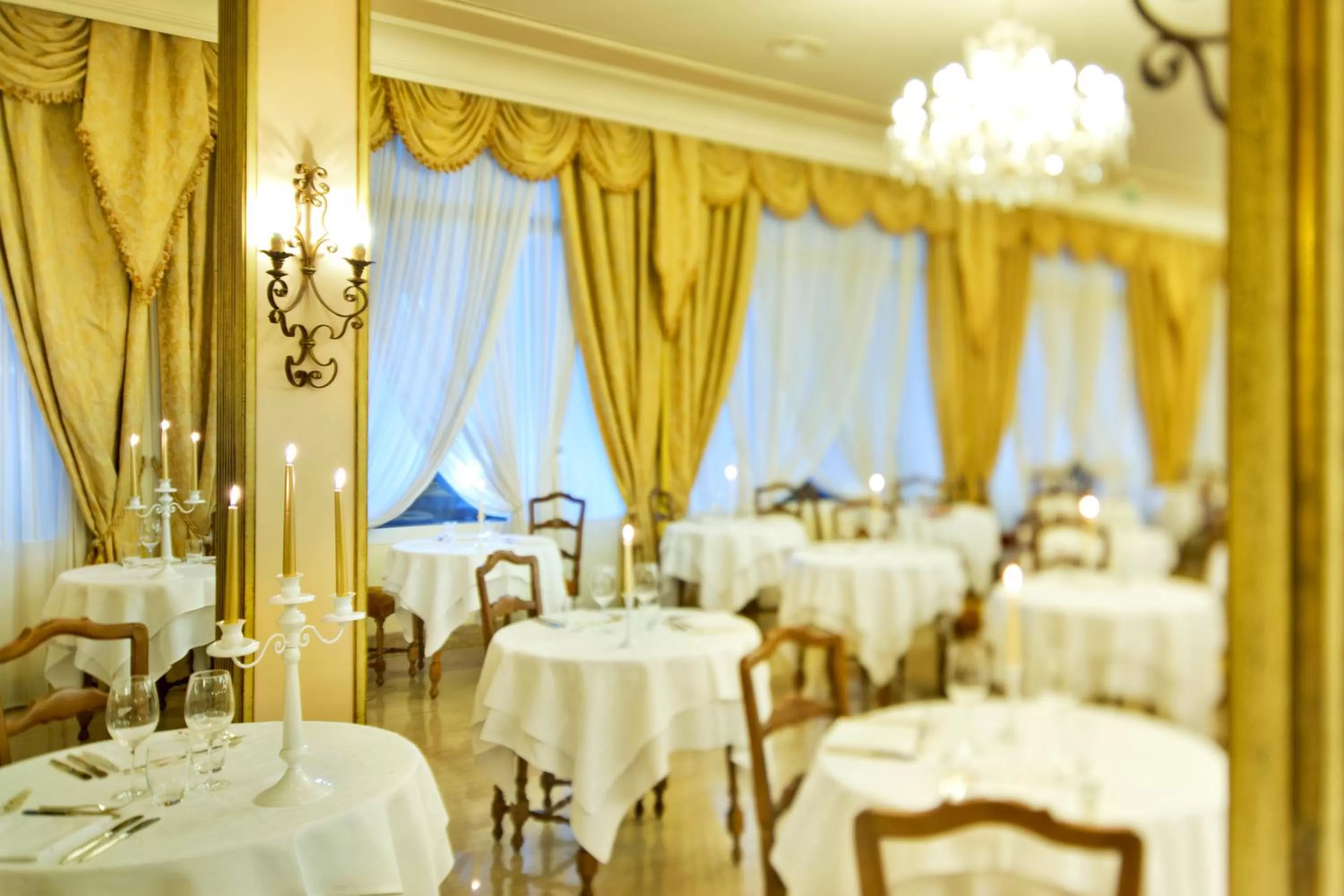 Restaurant/places to eat in Hotel La Residence & Idrokinesis
