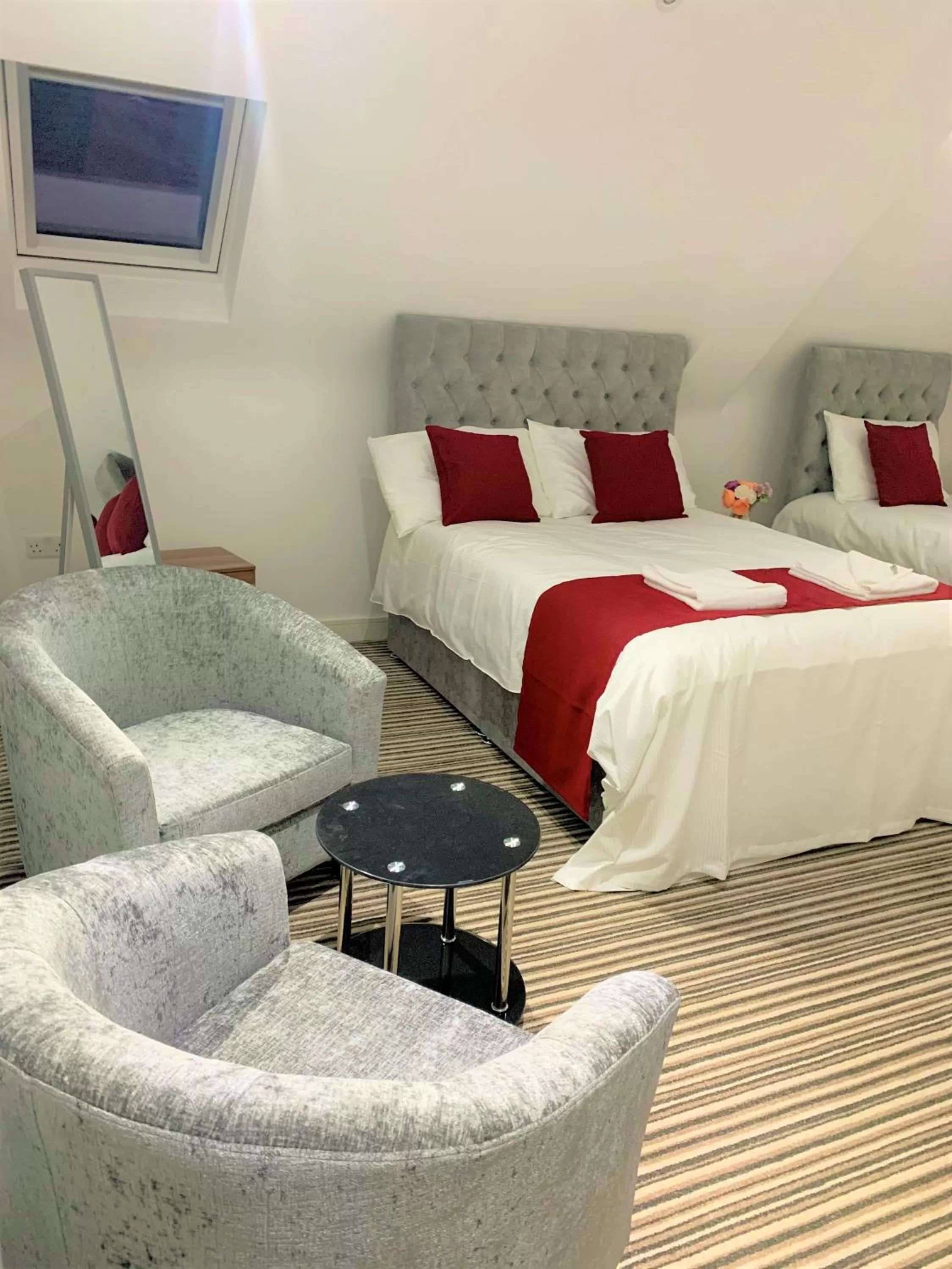Deluxe Twin Room in Green View Hotel Near Dartford
