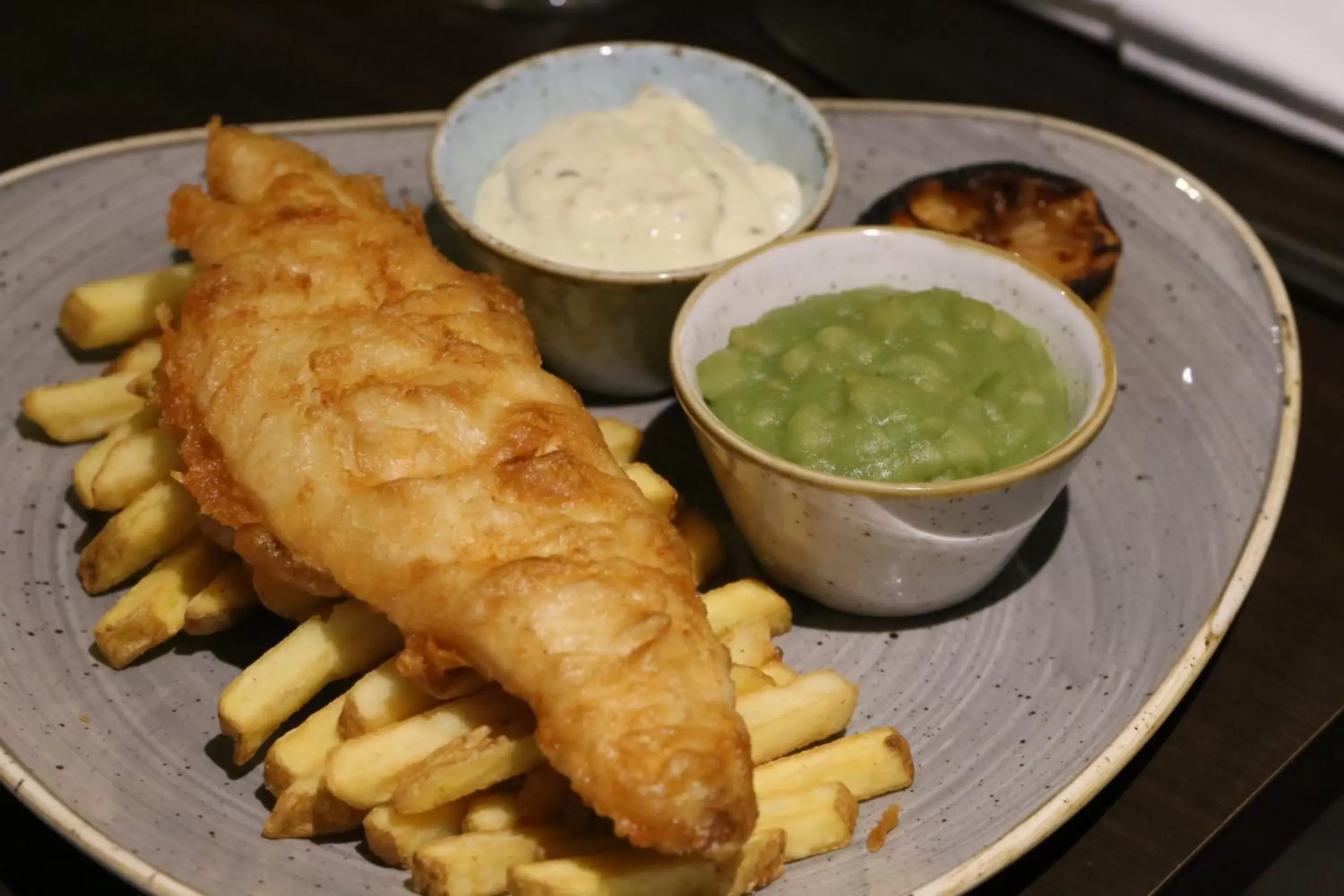 Restaurant/places to eat in Holiday Inn London Kensington High St. by IHG Restaurant/places to eat in Holiday Inn London Kensington High St. by IHG