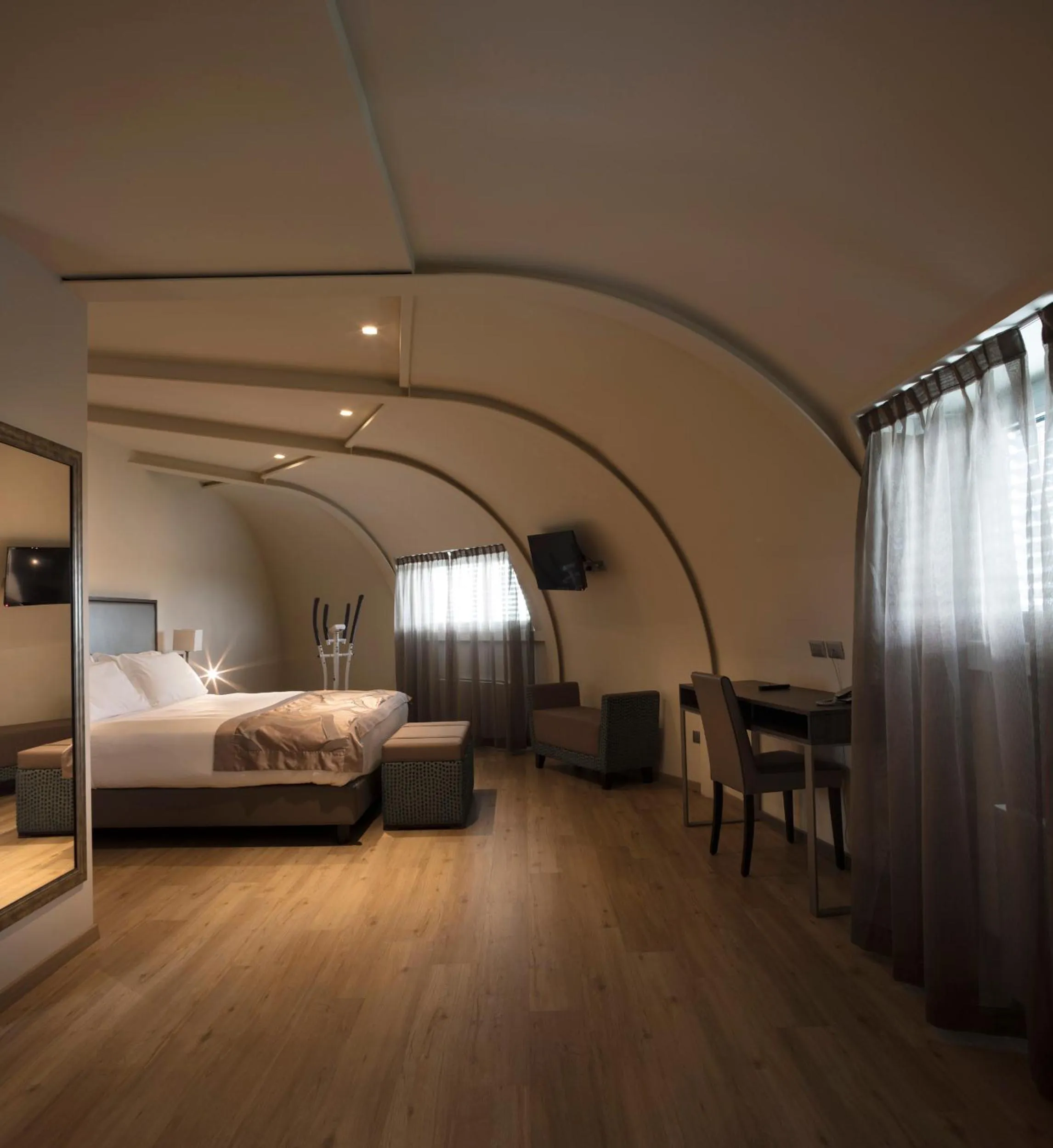 Bedroom, Bed in Smart Hotel Holiday