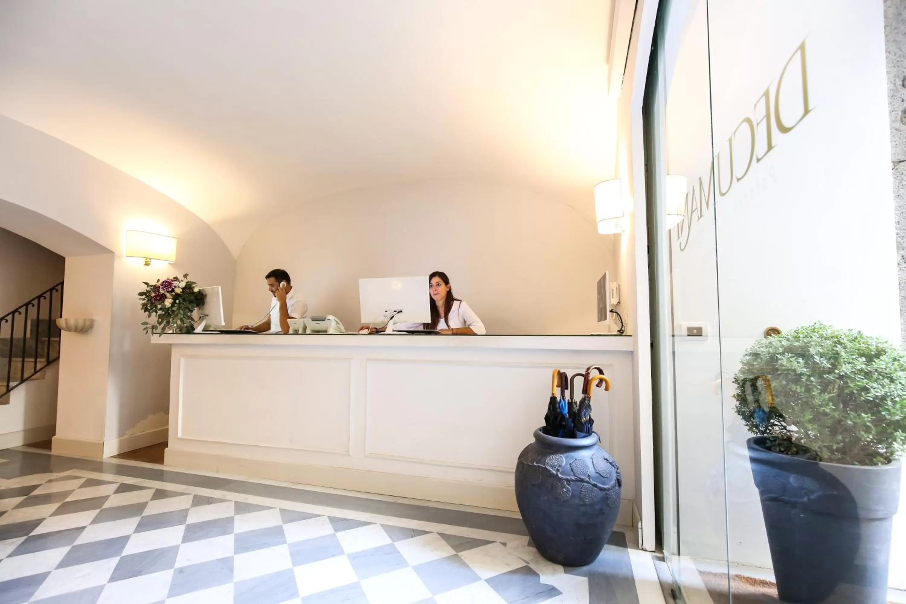 Lobby or reception in Decumani Hotel De Charme