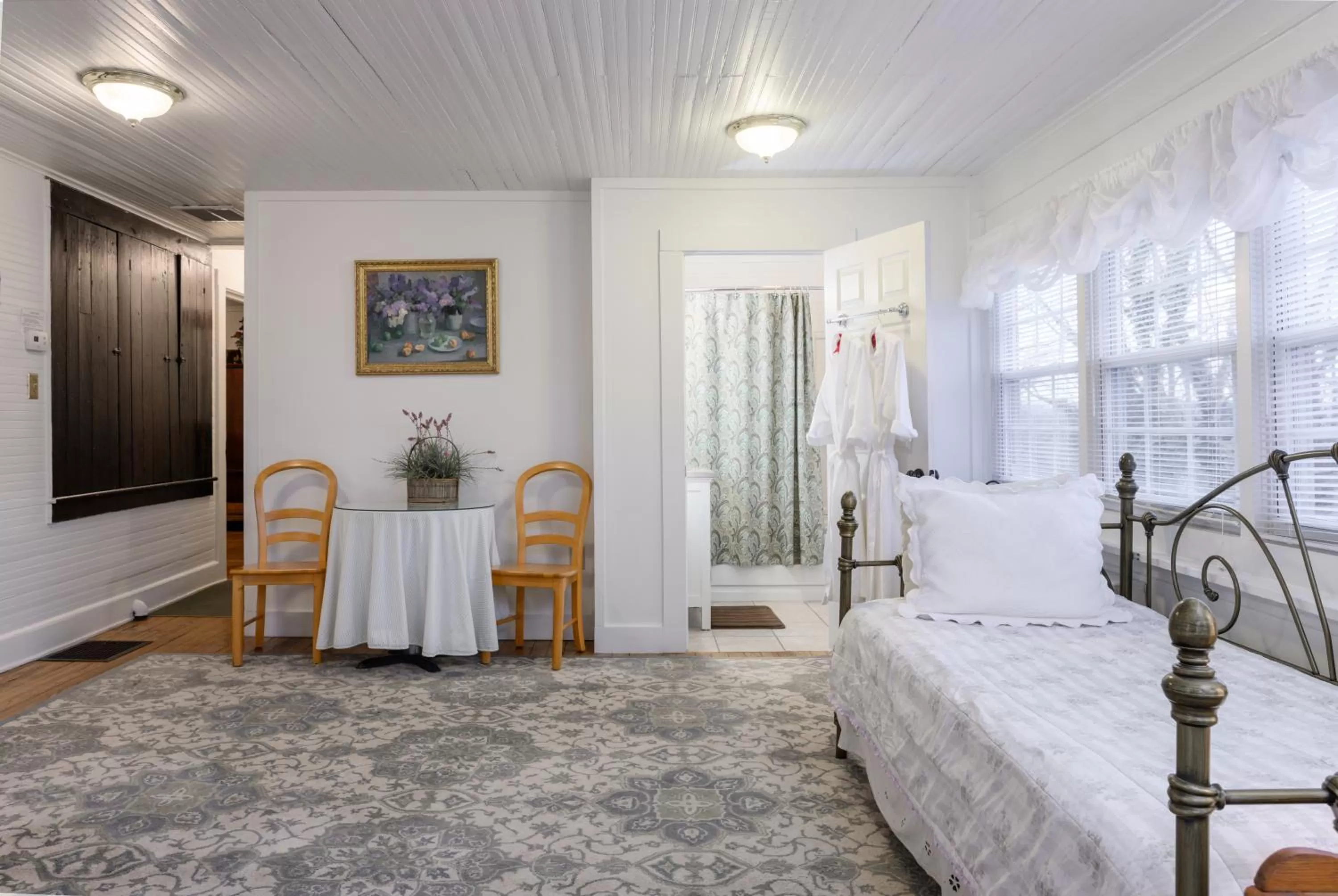 King Room # 5 in Oakland Cottage Bed and Breakfast