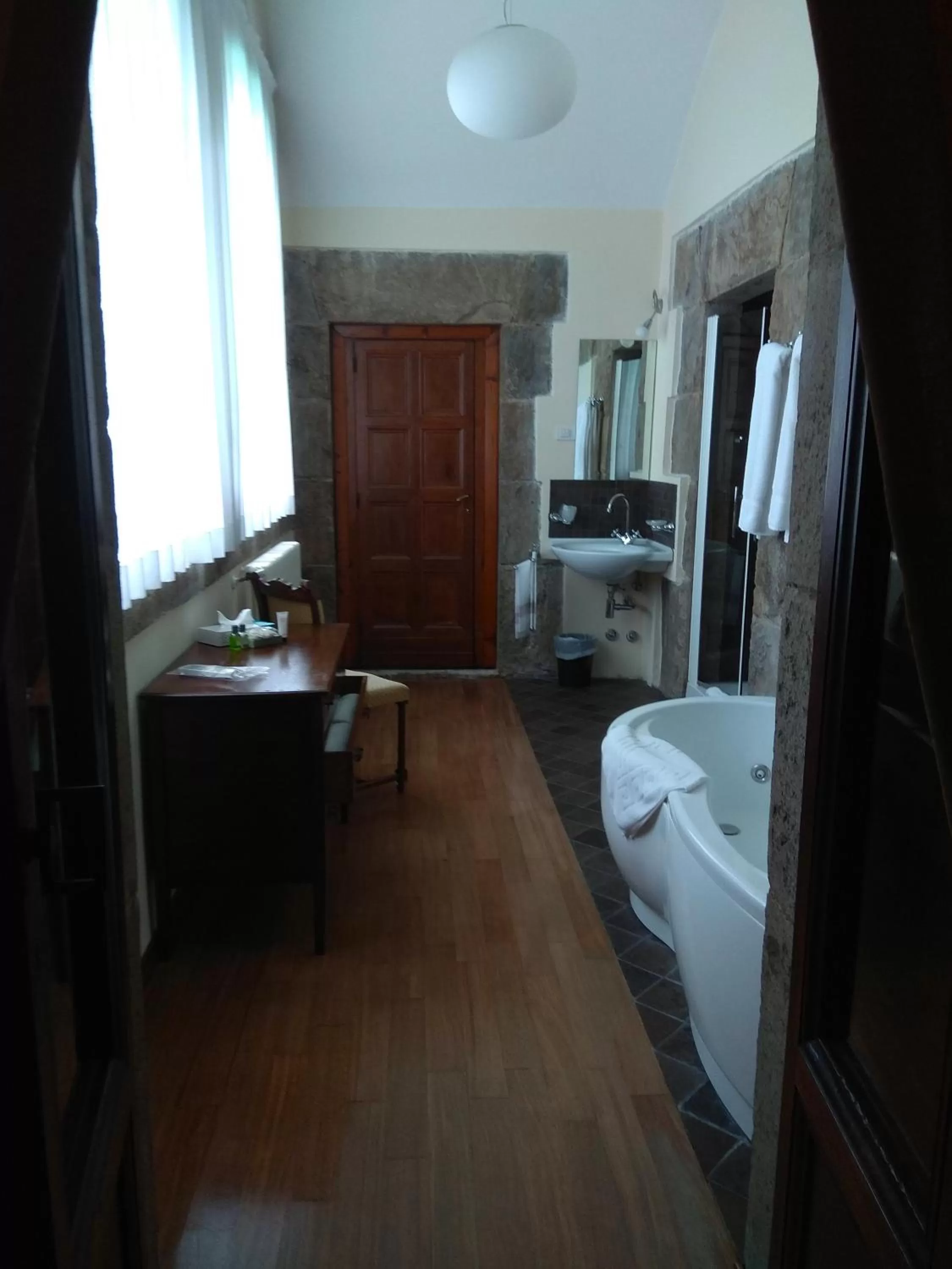 Bathroom, Bed in Grand Hotel Dei Castelli