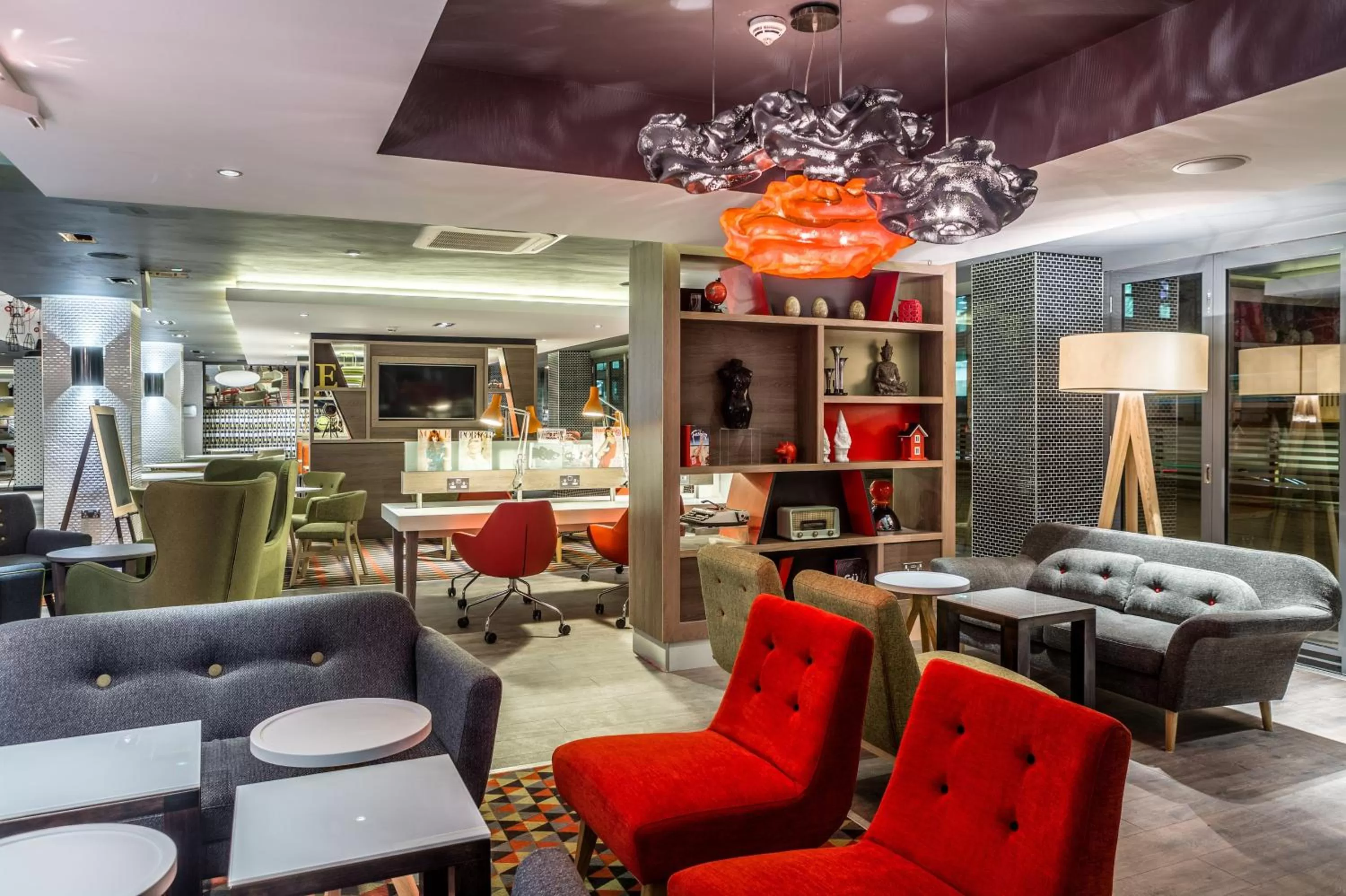Lobby or reception in Holiday Inn London Watford Junction by IHG