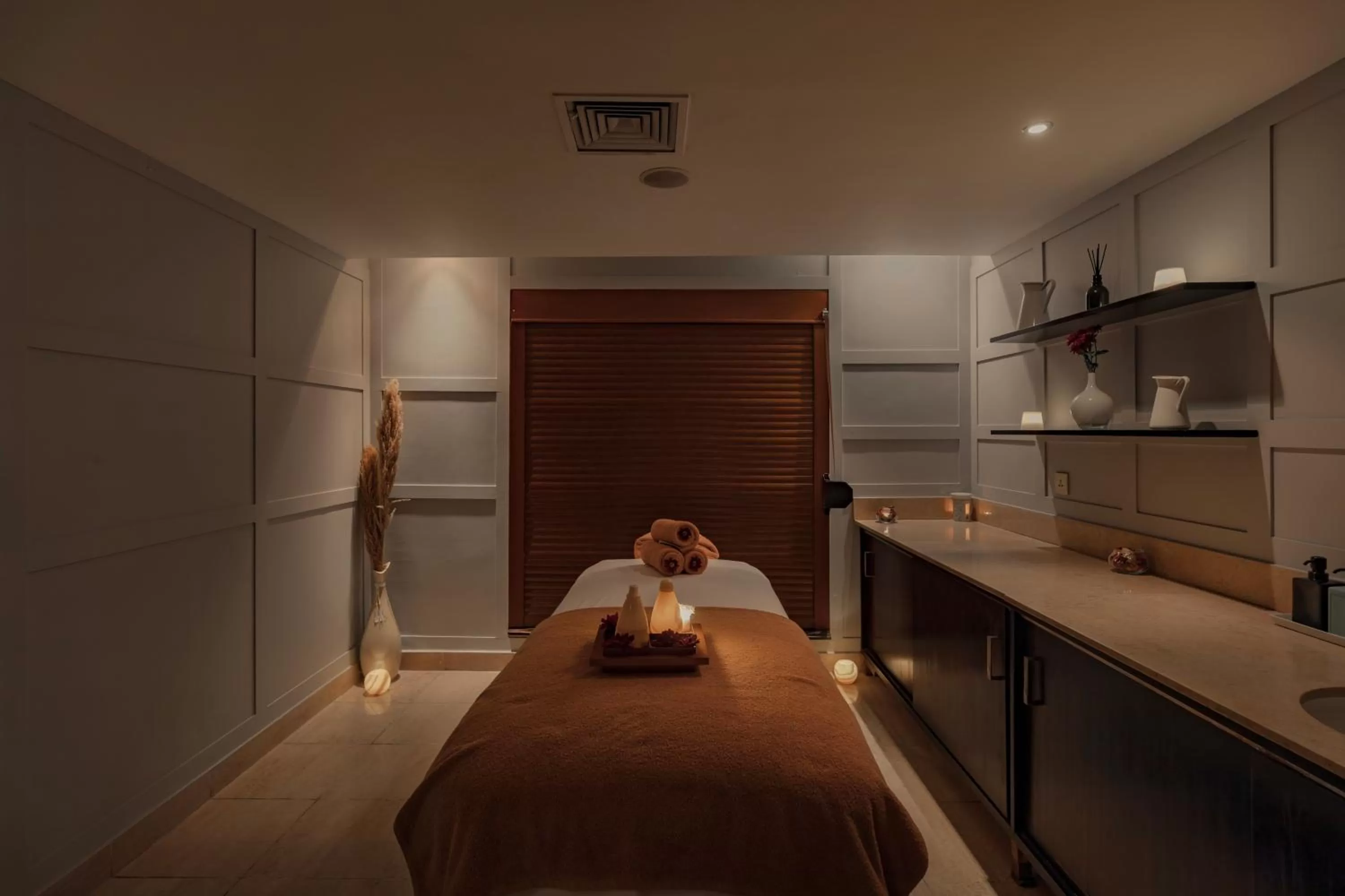 Spa and wellness centre/facilities, Bed in Radisson Blu Hotel, Cairo Heliopolis