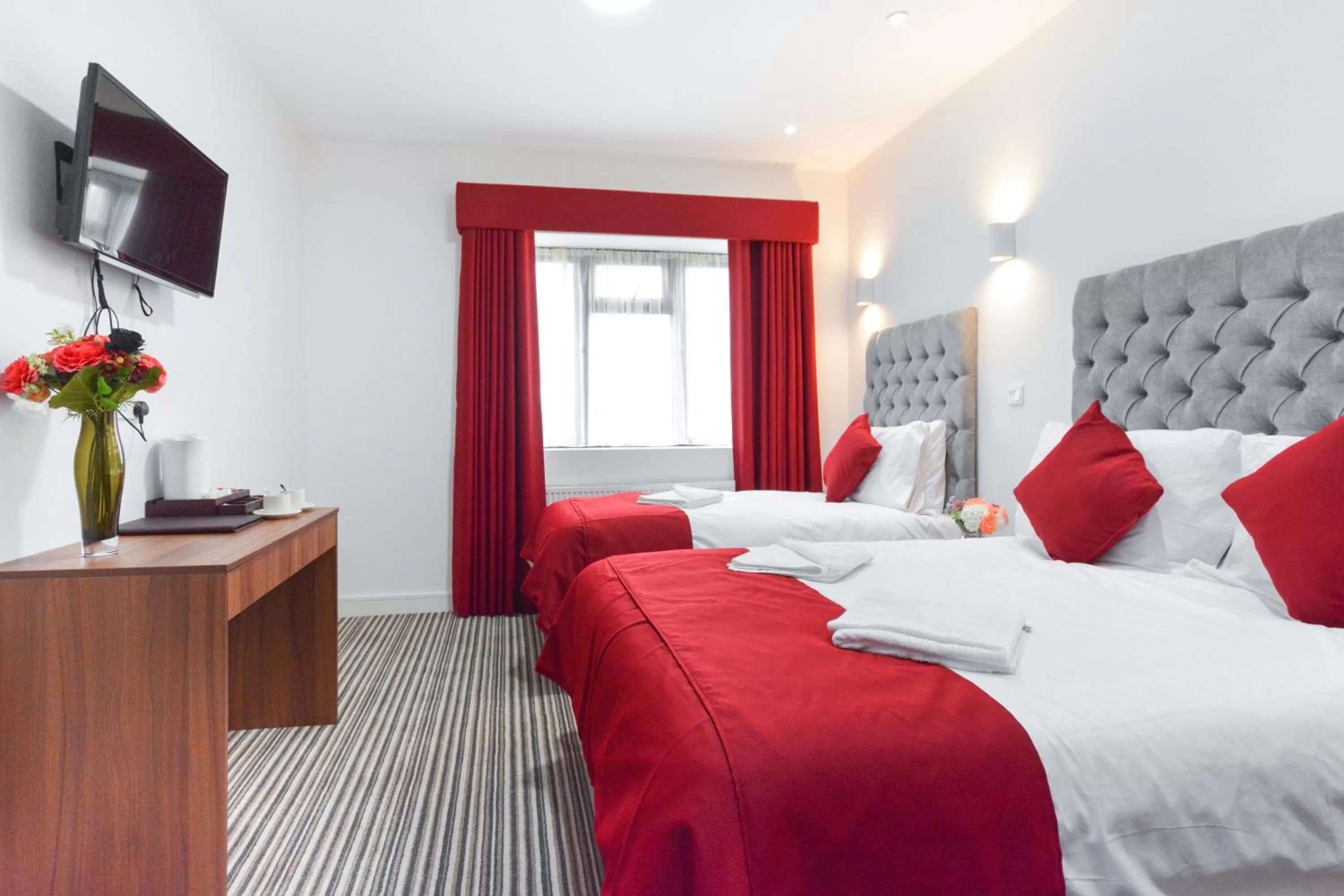 Deluxe Twin Room in Green View Hotel Near Dartford