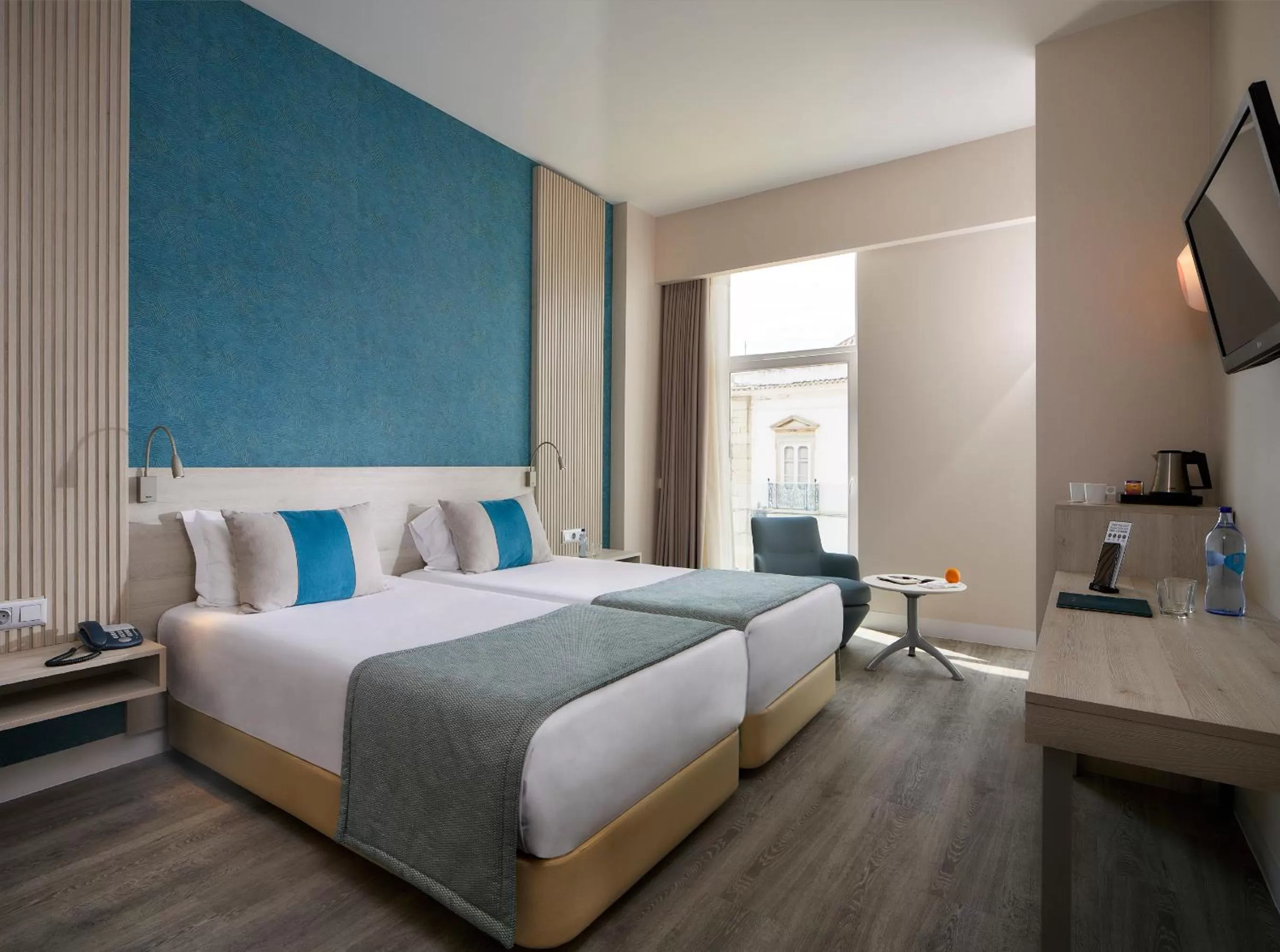 Bedroom, Bed in Occidental Faro