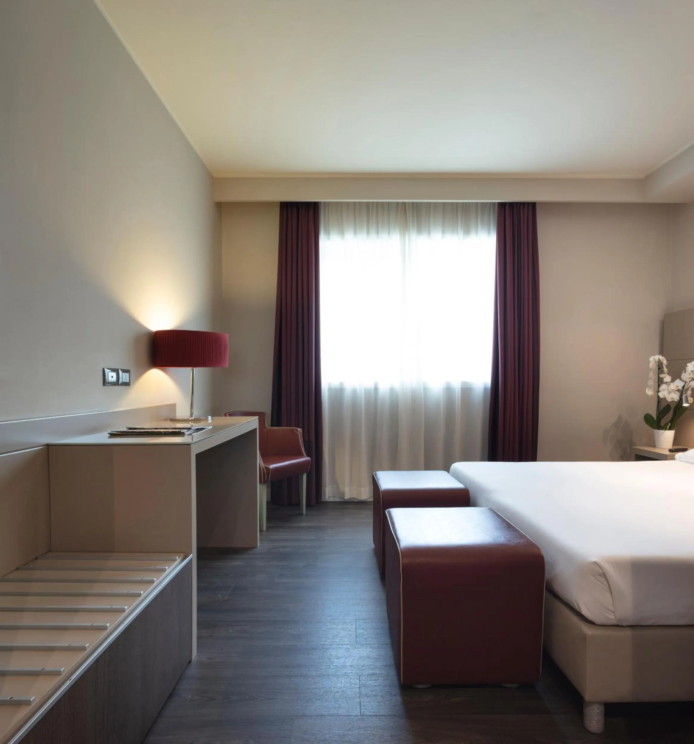 Photo of the whole room, Bed in Smart Hotel Holiday