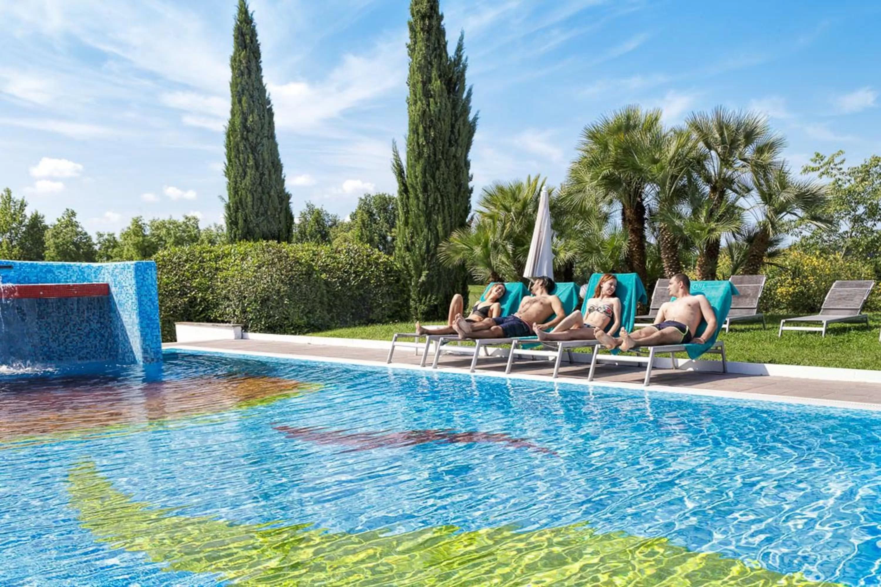 Swimming pool in Active Hotel Paradiso