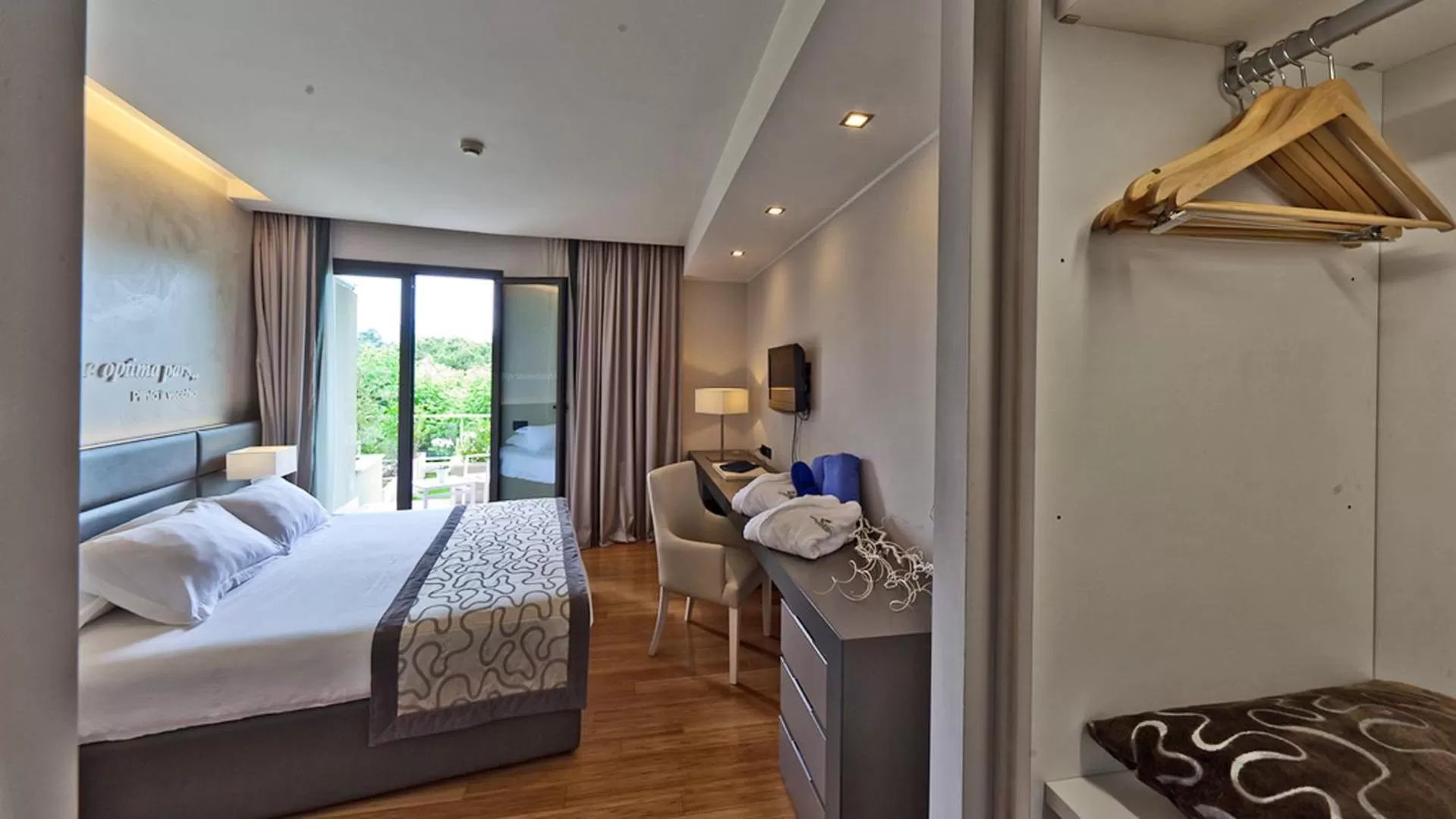 Majestic Superior Double or Twin Room with Pool Access - single occupancy in Galzignano Resort Terme & Golf - Hotel Majestic