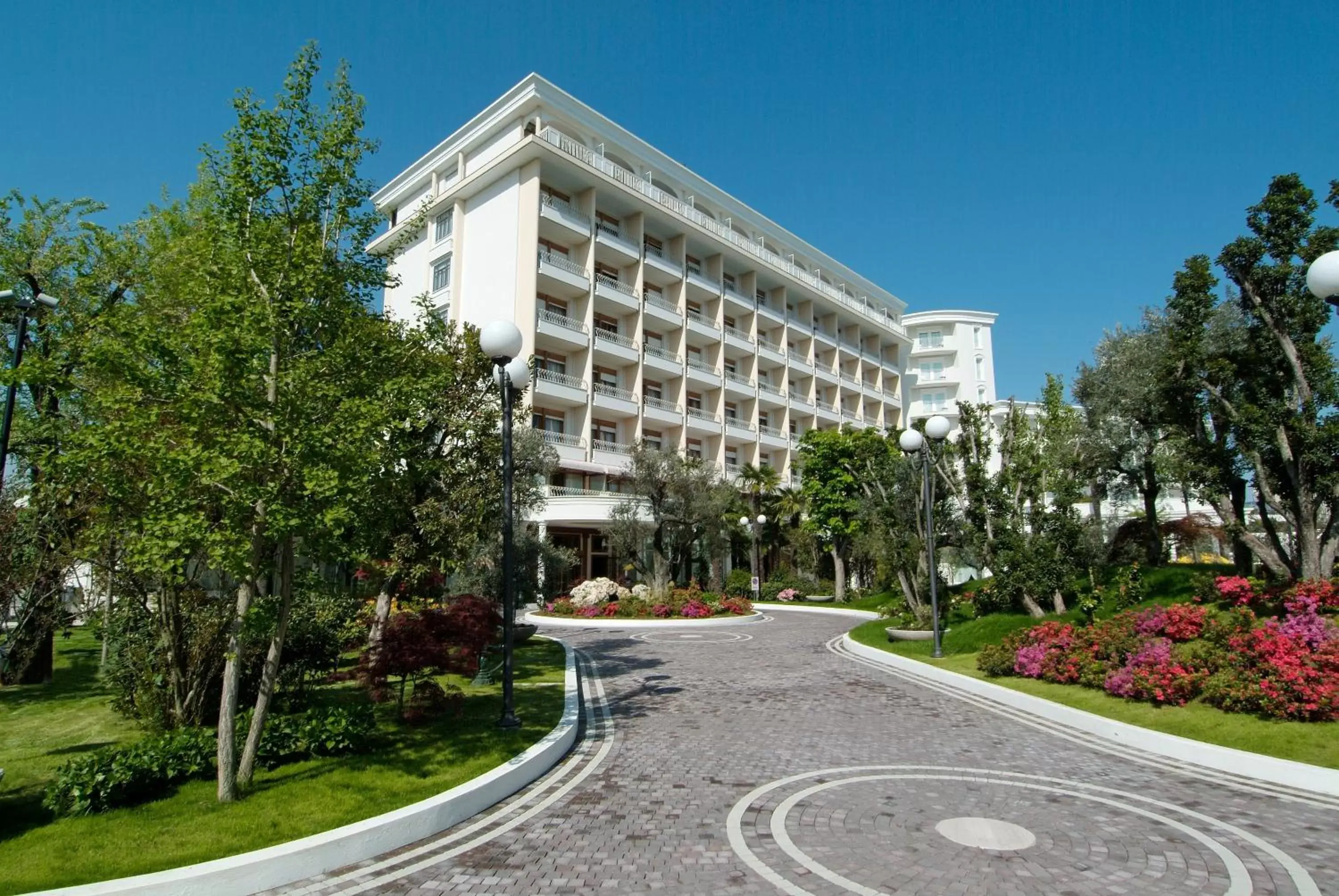 Facade/entrance in Hotel La Residence & Idrokinesis Facade/entrance in Hotel La Residence & Idrokinesis