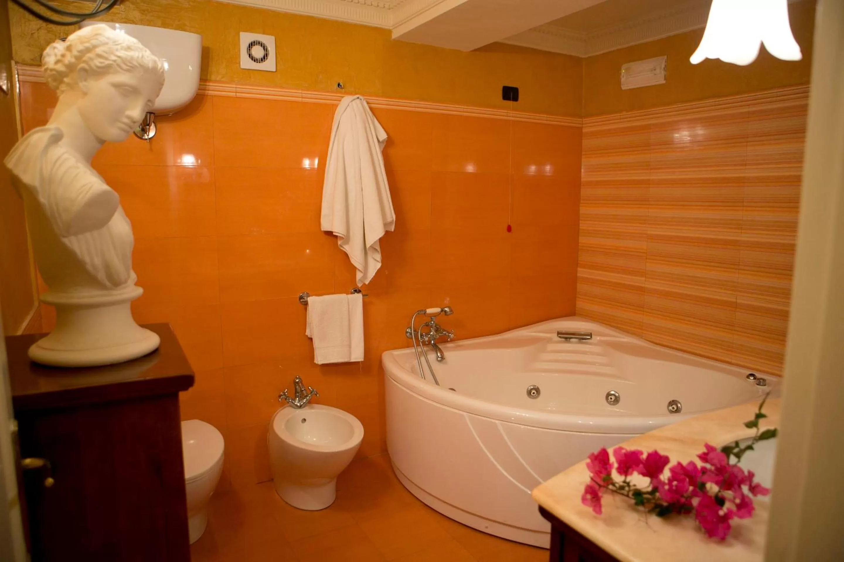 Hot Tub in Hotel Villa Antica Tropea