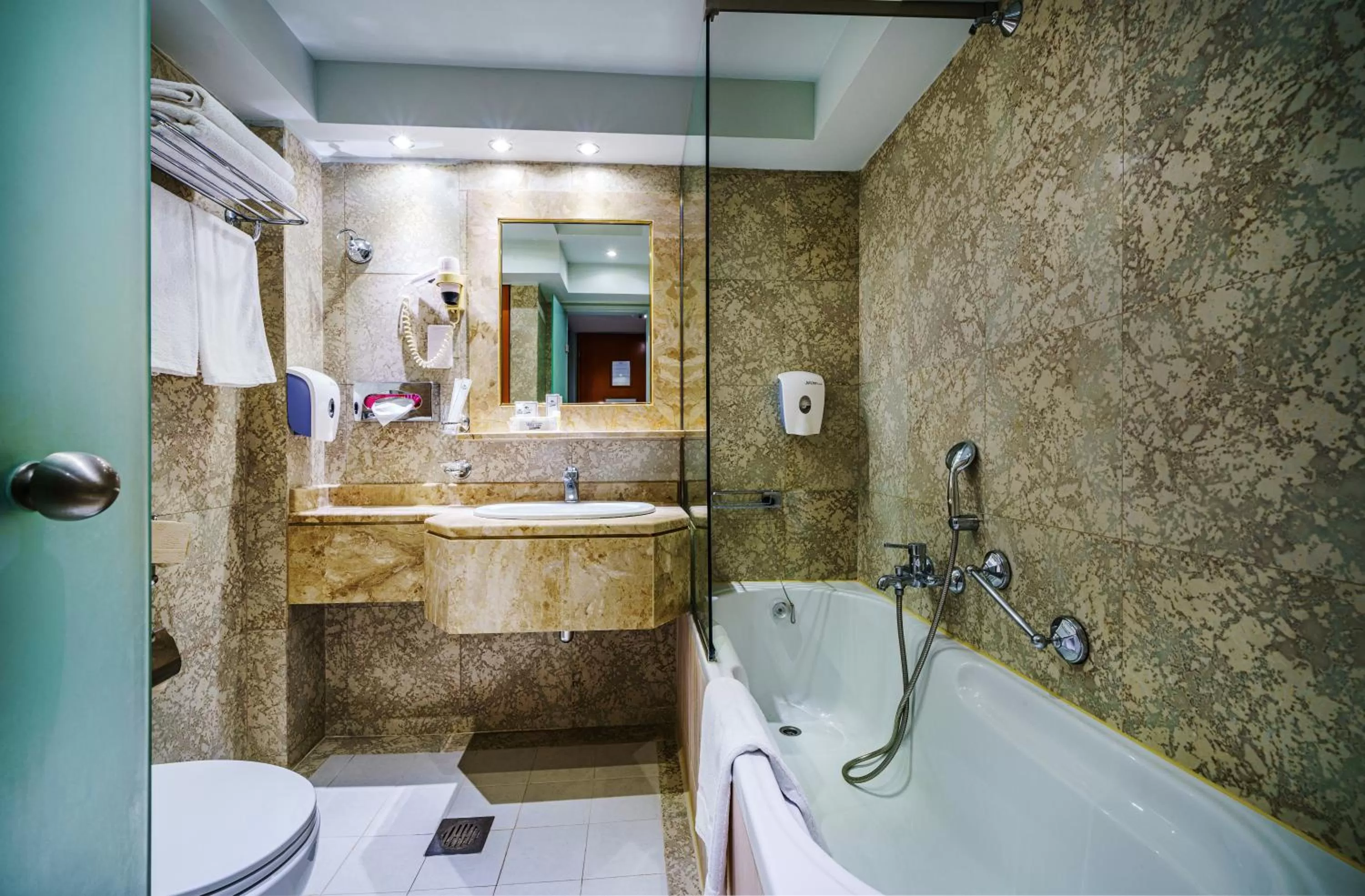 Bathroom in Capsis Hotel Thessaloniki