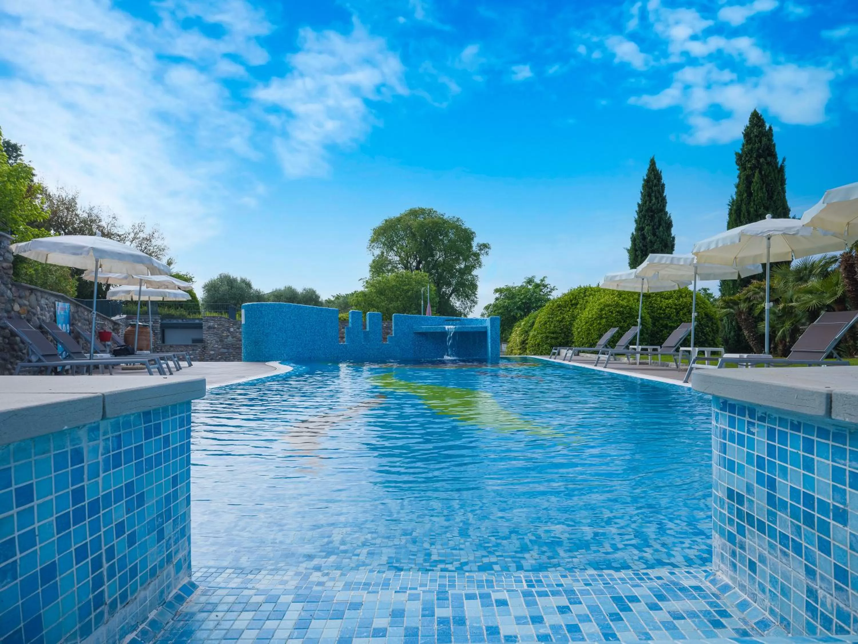 Swimming pool in Active Hotel Paradiso