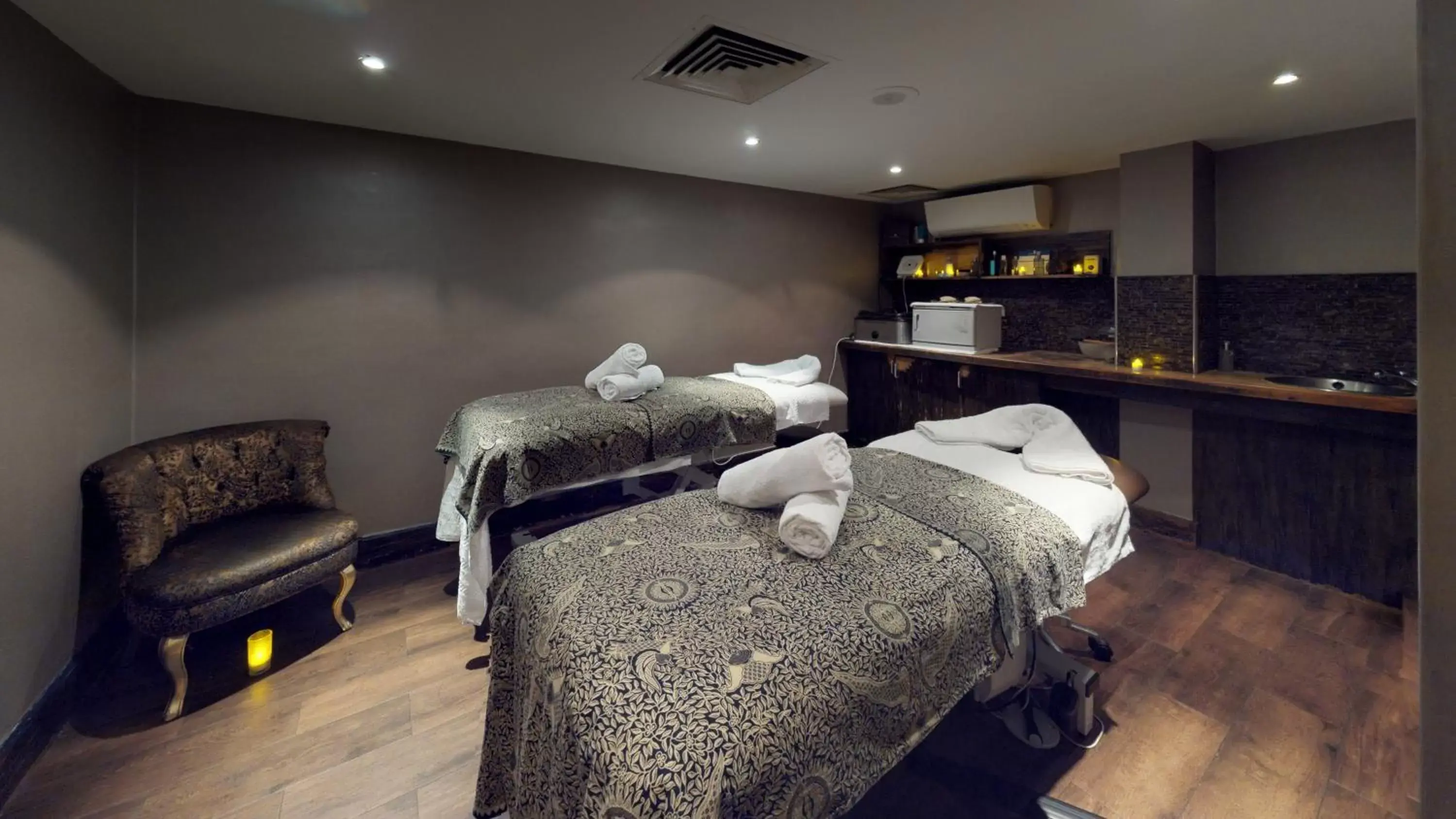 Spa and wellness centre/facilities, Bed in Holiday Inn London Kensington High St. by IHG Spa and wellness centre/facilities, Bed in Holiday Inn London Kensington High St. by IHG