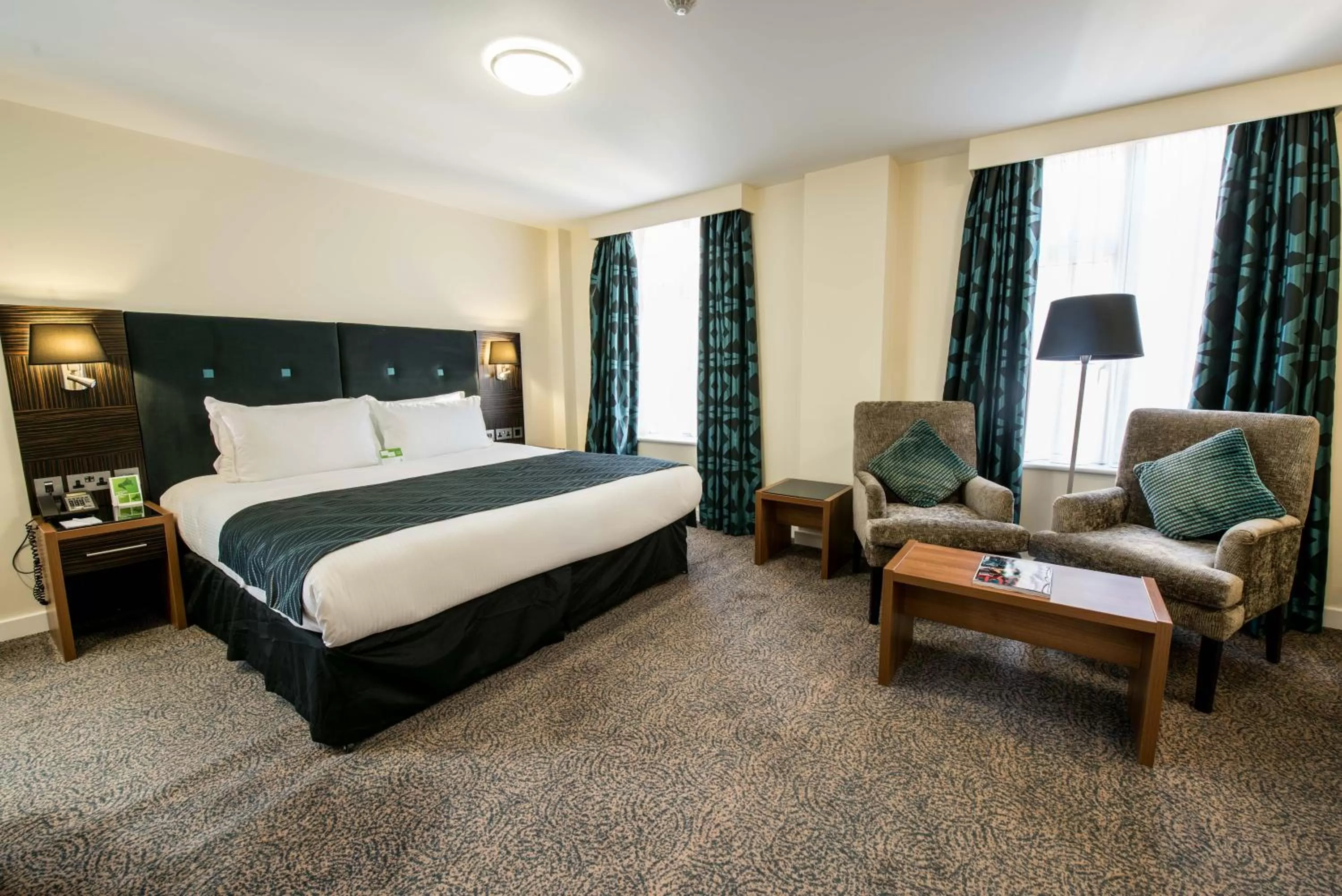 Photo of the whole room, Bed in Holiday Inn London Kensington High St. by IHG