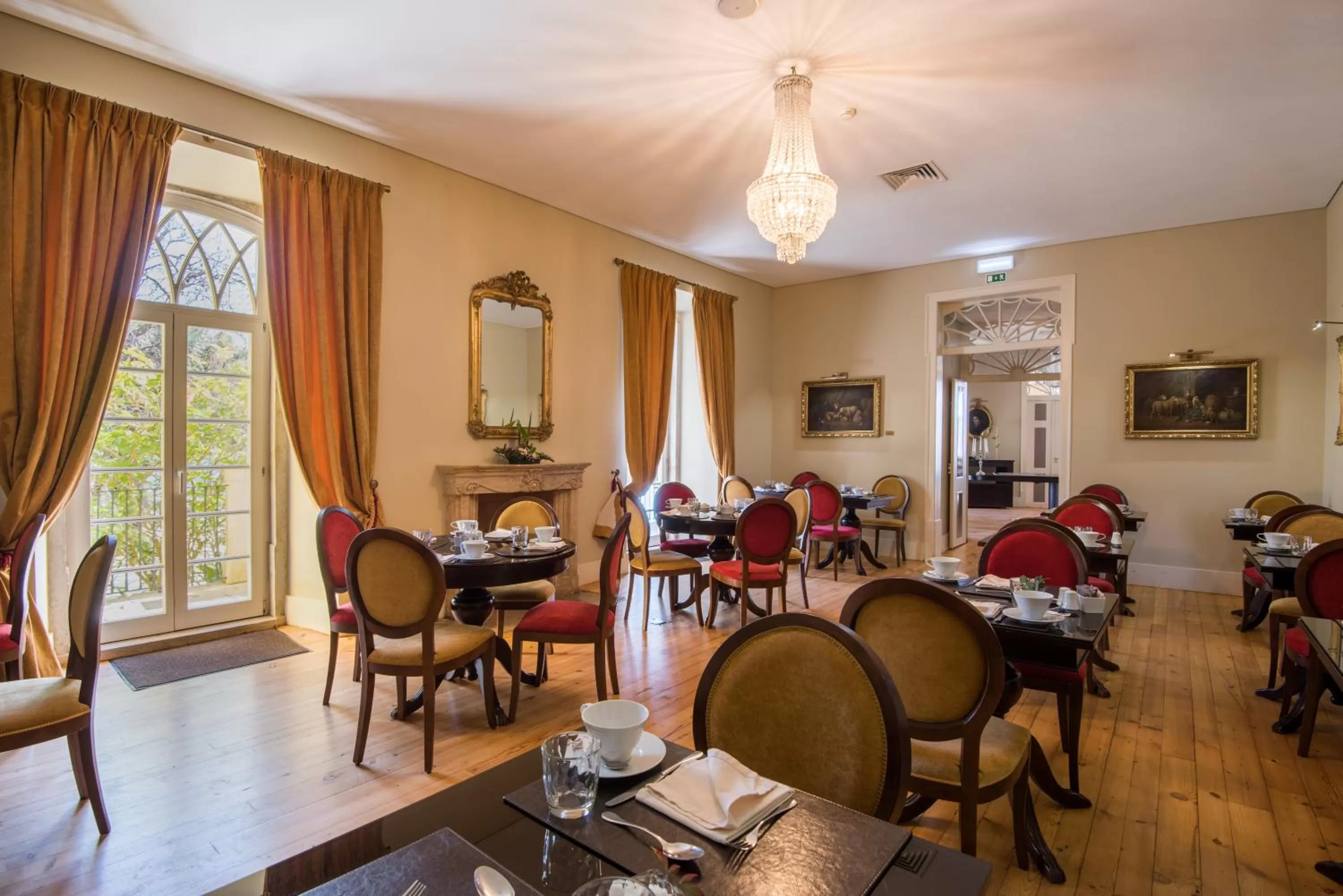 Restaurant/places to eat in Vila Gale Collection Palácio dos Arcos