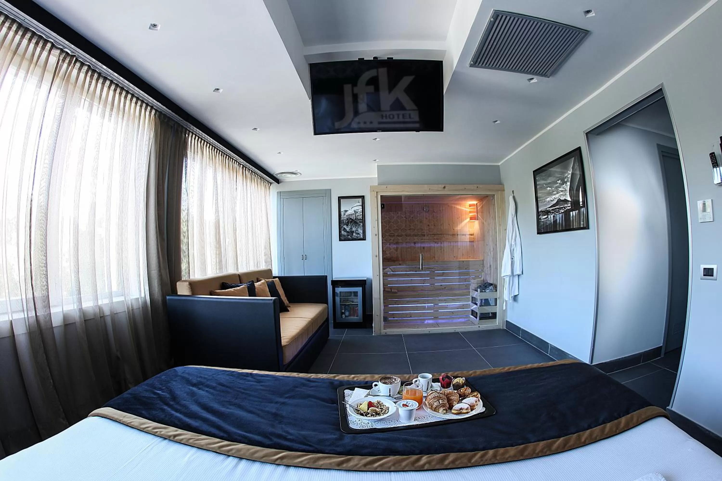 Bedroom, Bed in Best Western JFK Hotel