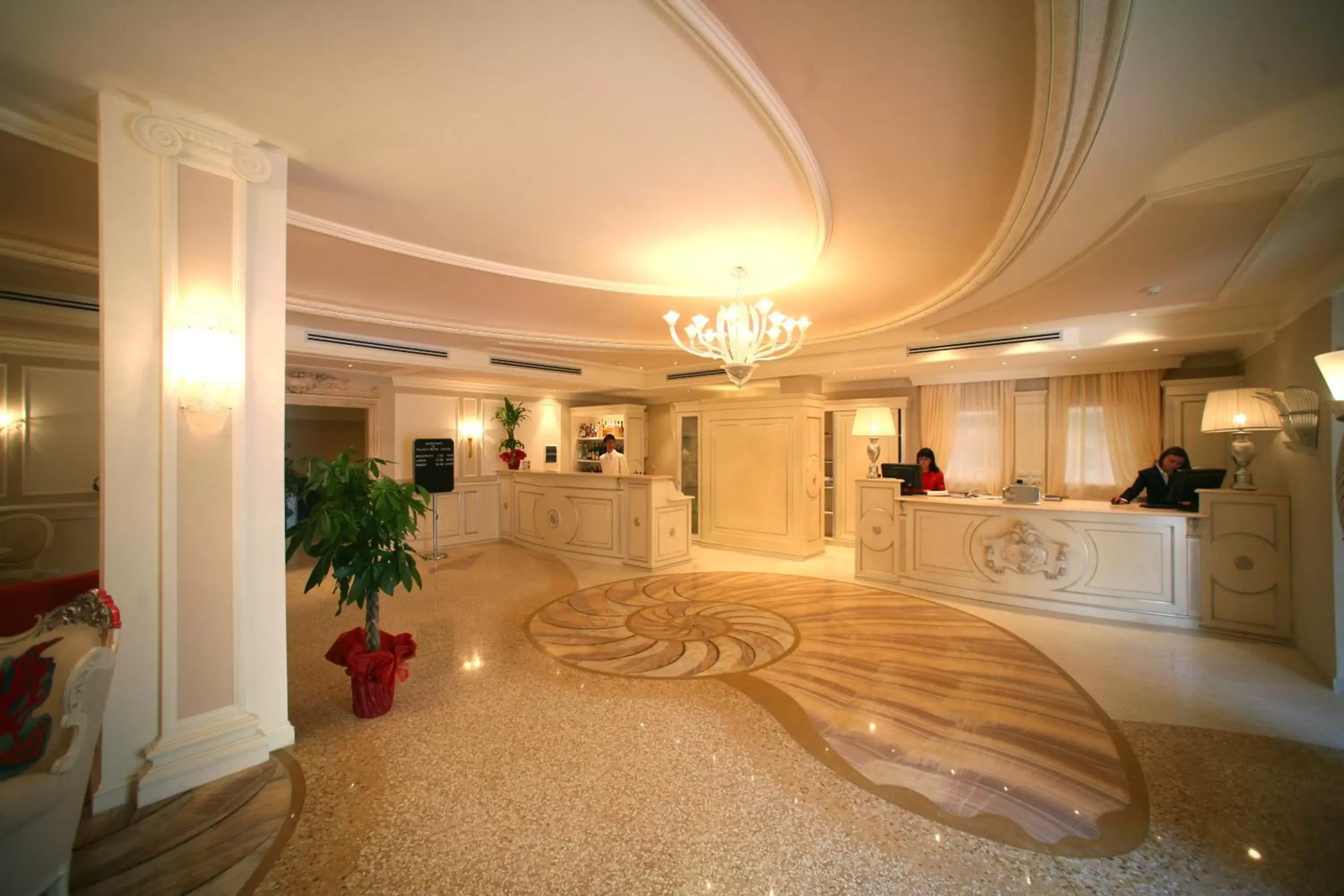 Lobby or reception in Palace Hotel Vieste Lobby or reception in Palace Hotel Vieste