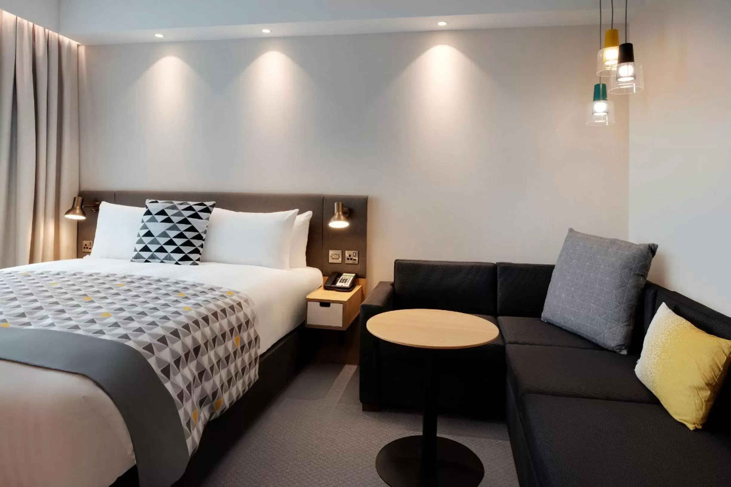 Holiday Inn London Heathrow - Bath Road by IHG Holiday Inn London Heathrow - Bath Road by IHG